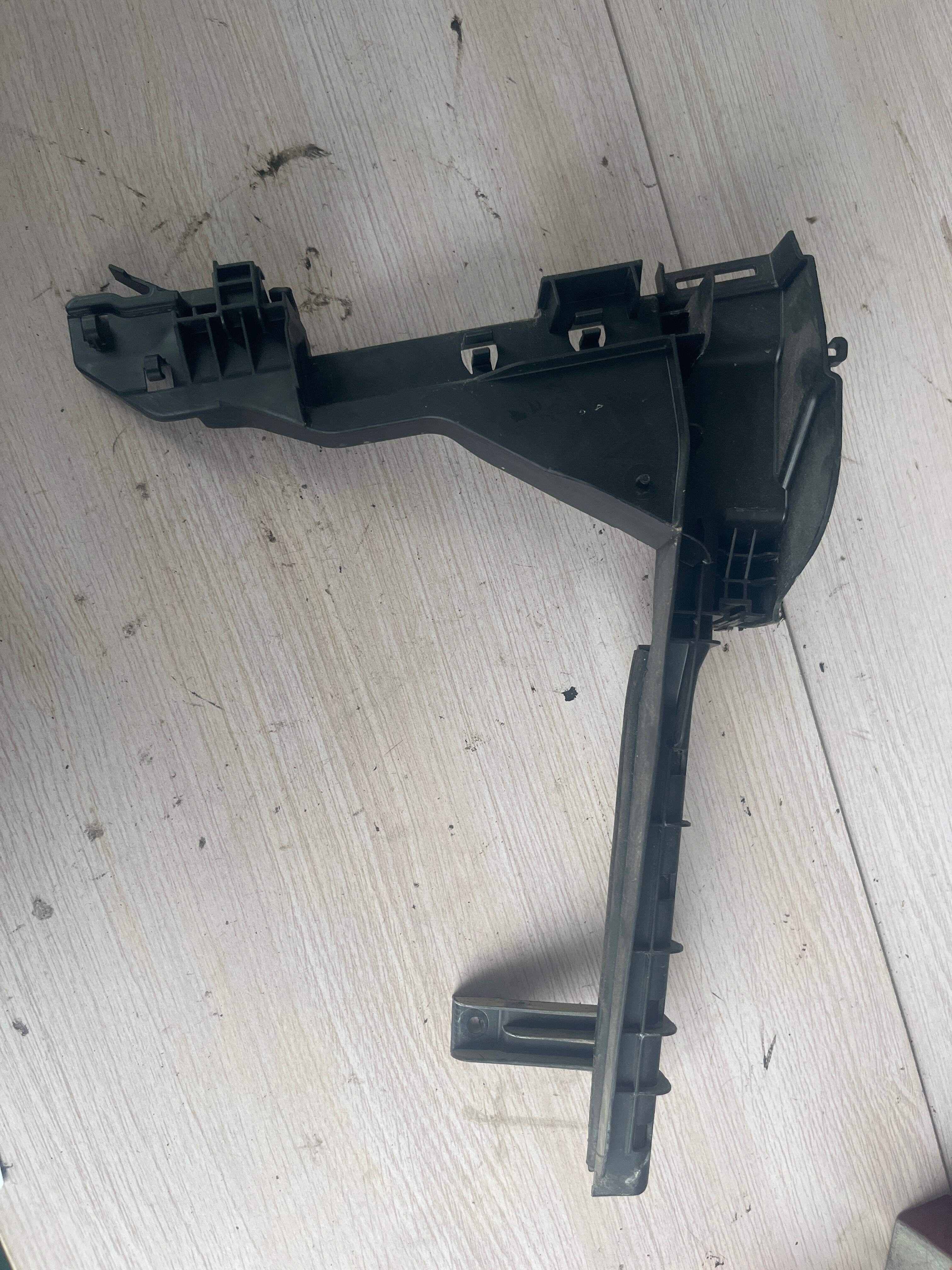 68227289AA Front Door Window Guide Rail, Left