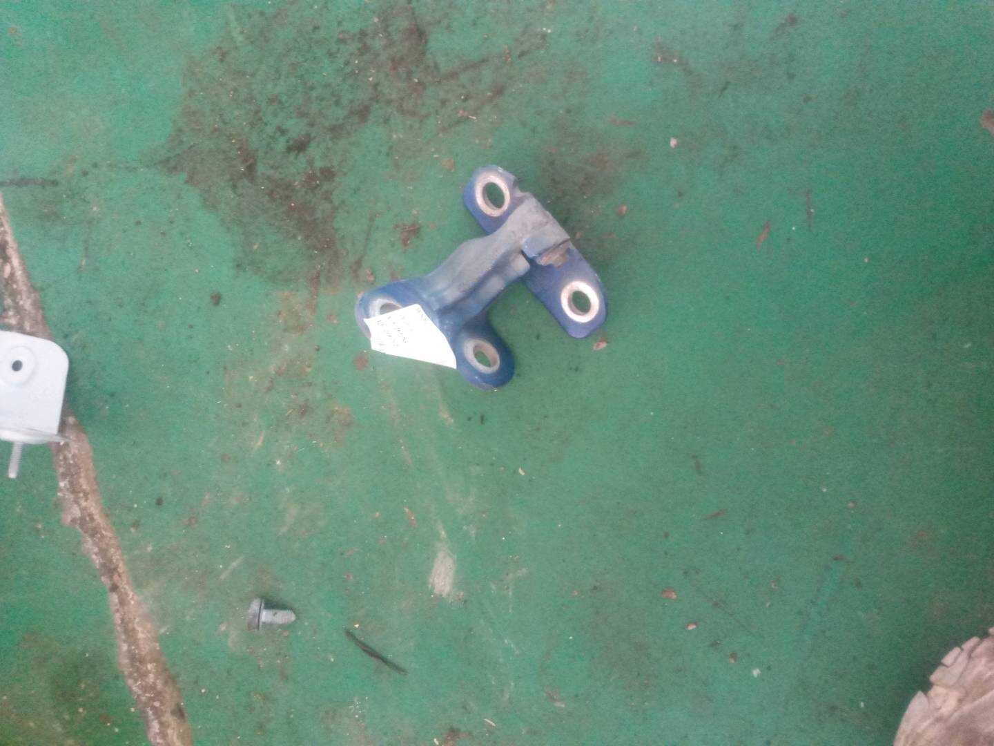 T4N2595 前门铰链（右下）