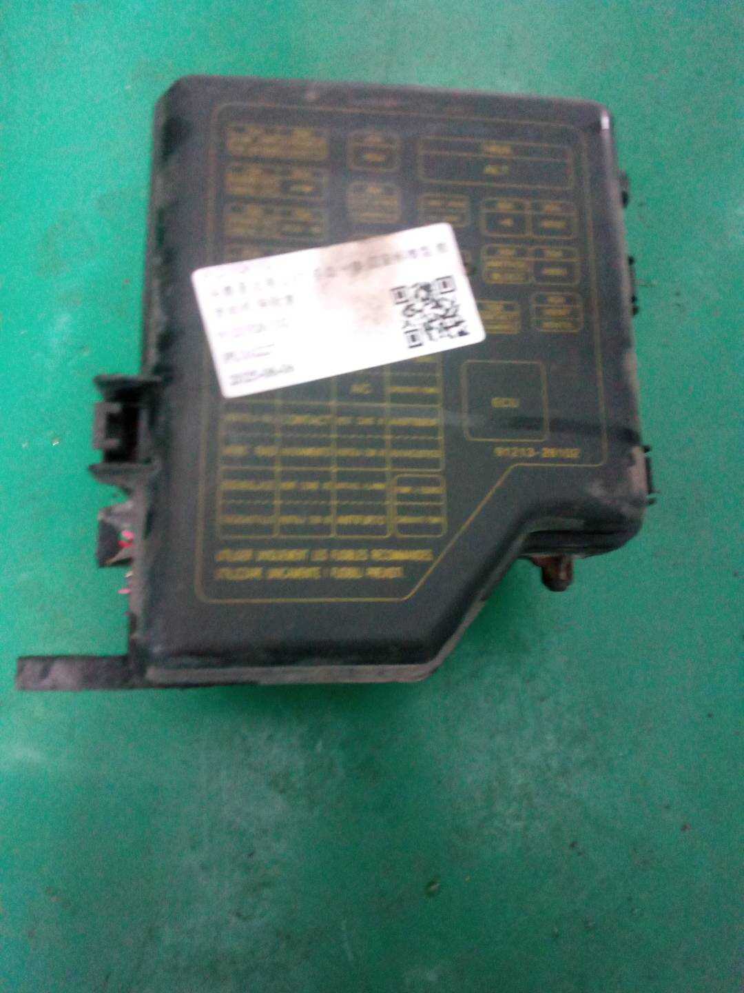 9121326102 Engine Fuse Box