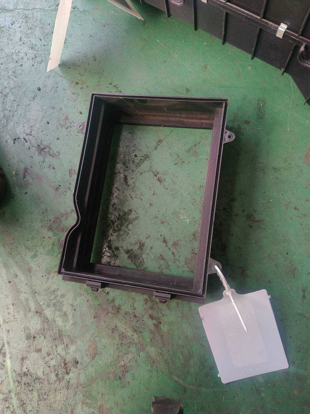 64116923435 滤清器壳