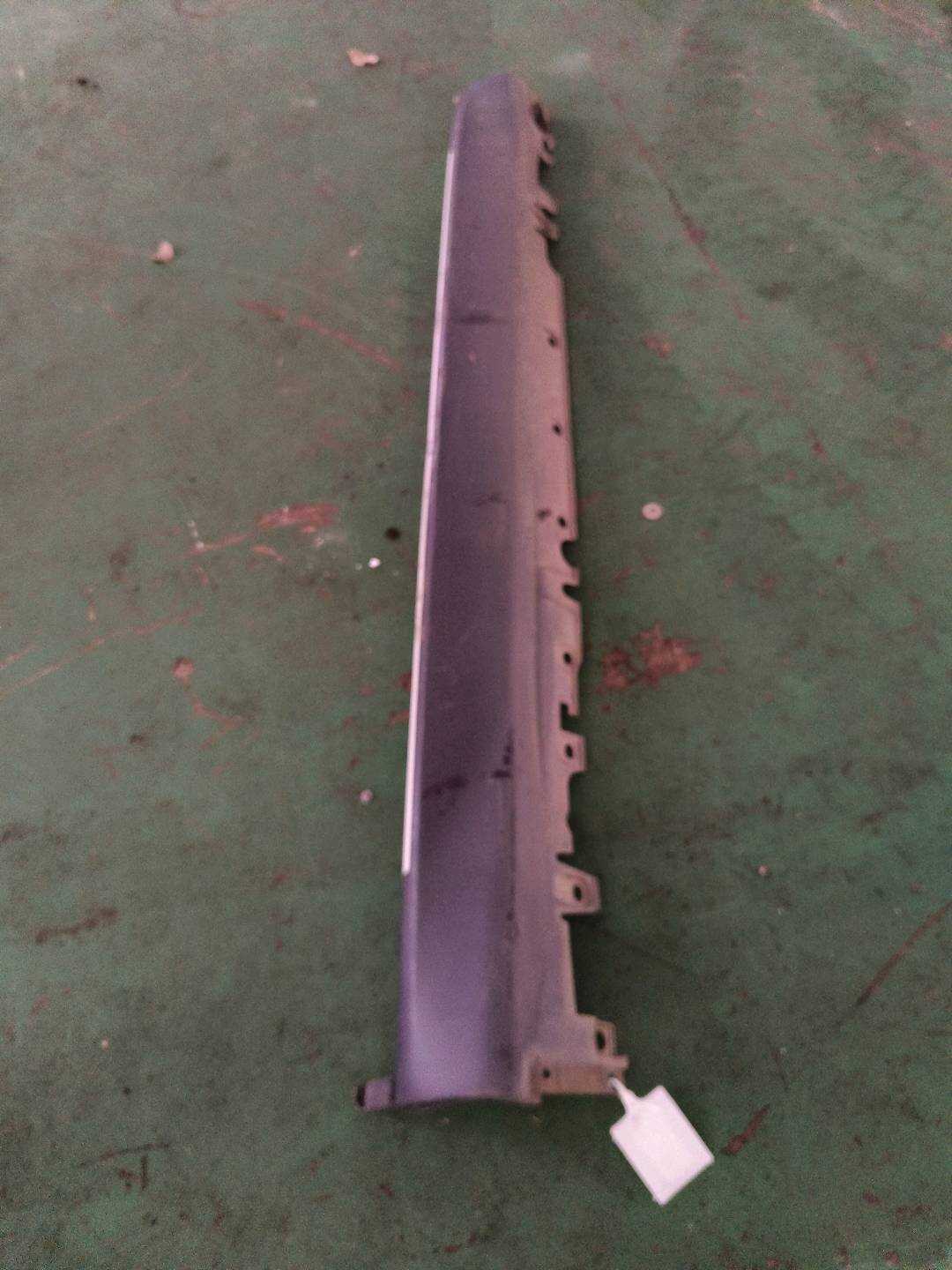 51777294376 底大边(右)