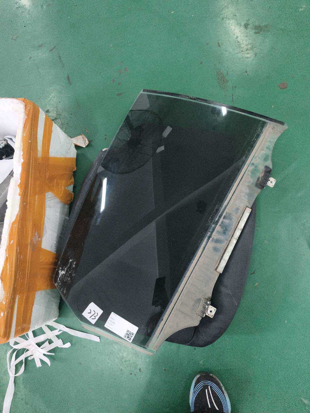82300JN00A 后门玻璃（右）