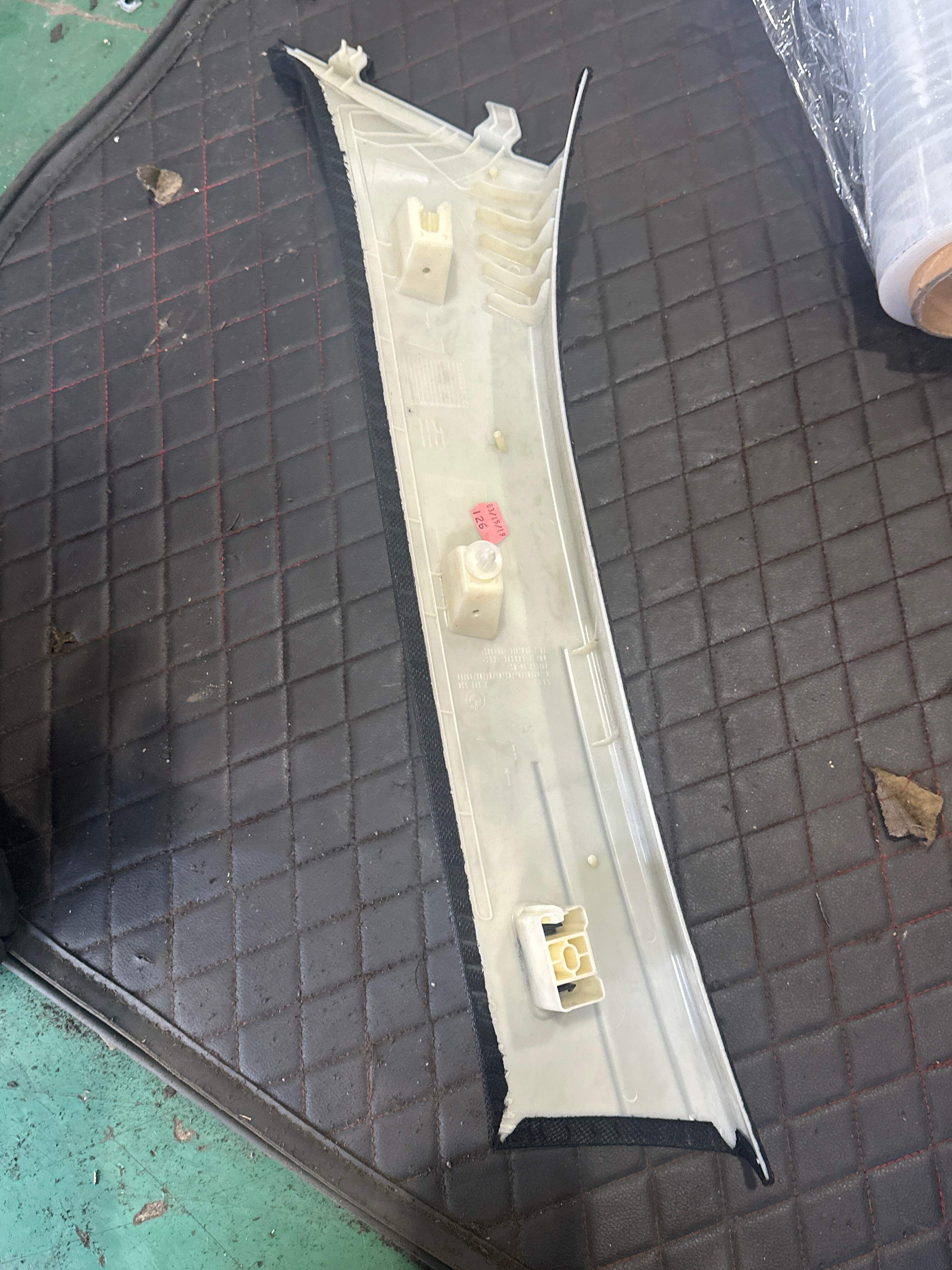 51438072832 A柱内衬(右)