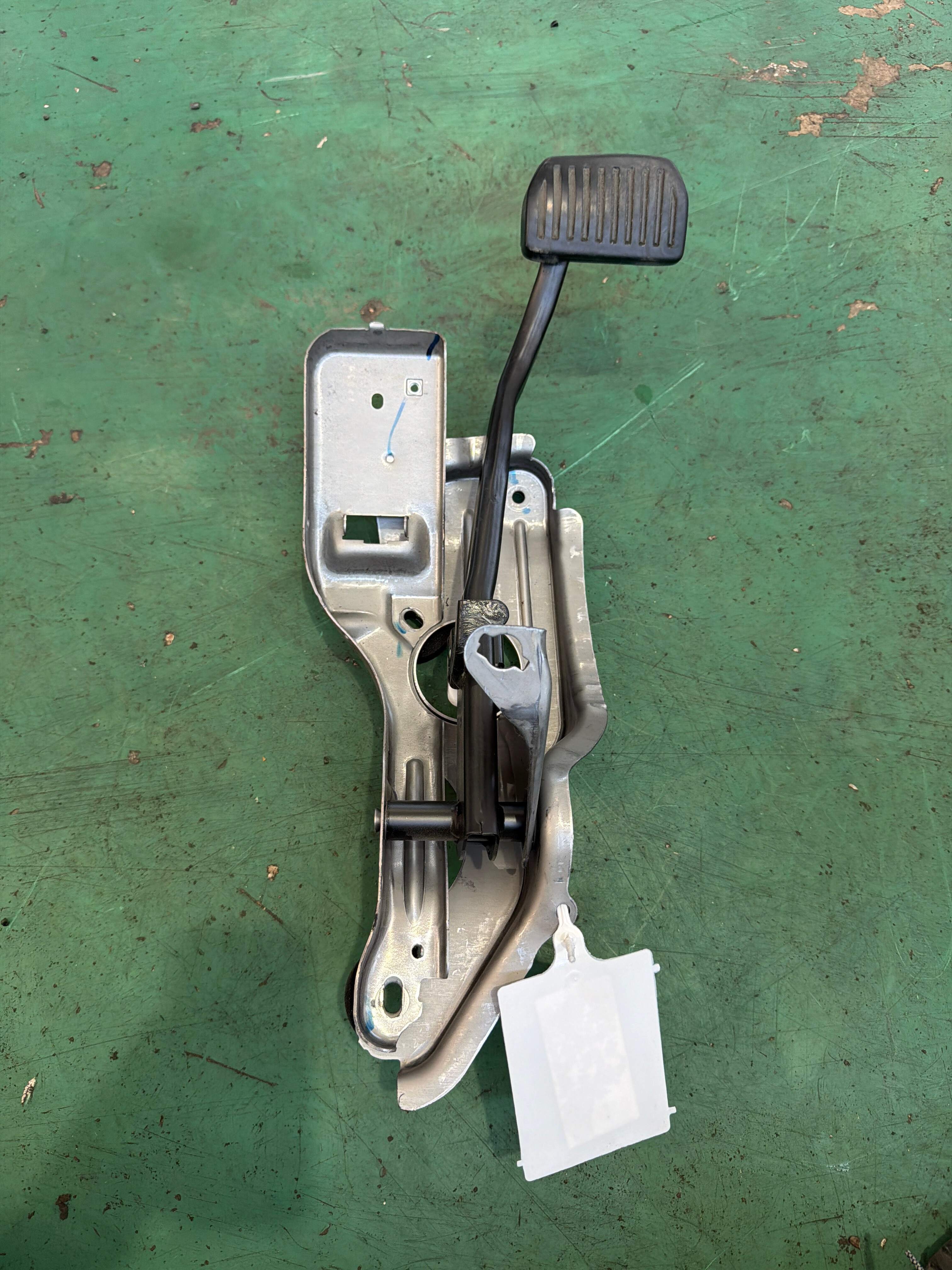 8888784258 Brake Pedal