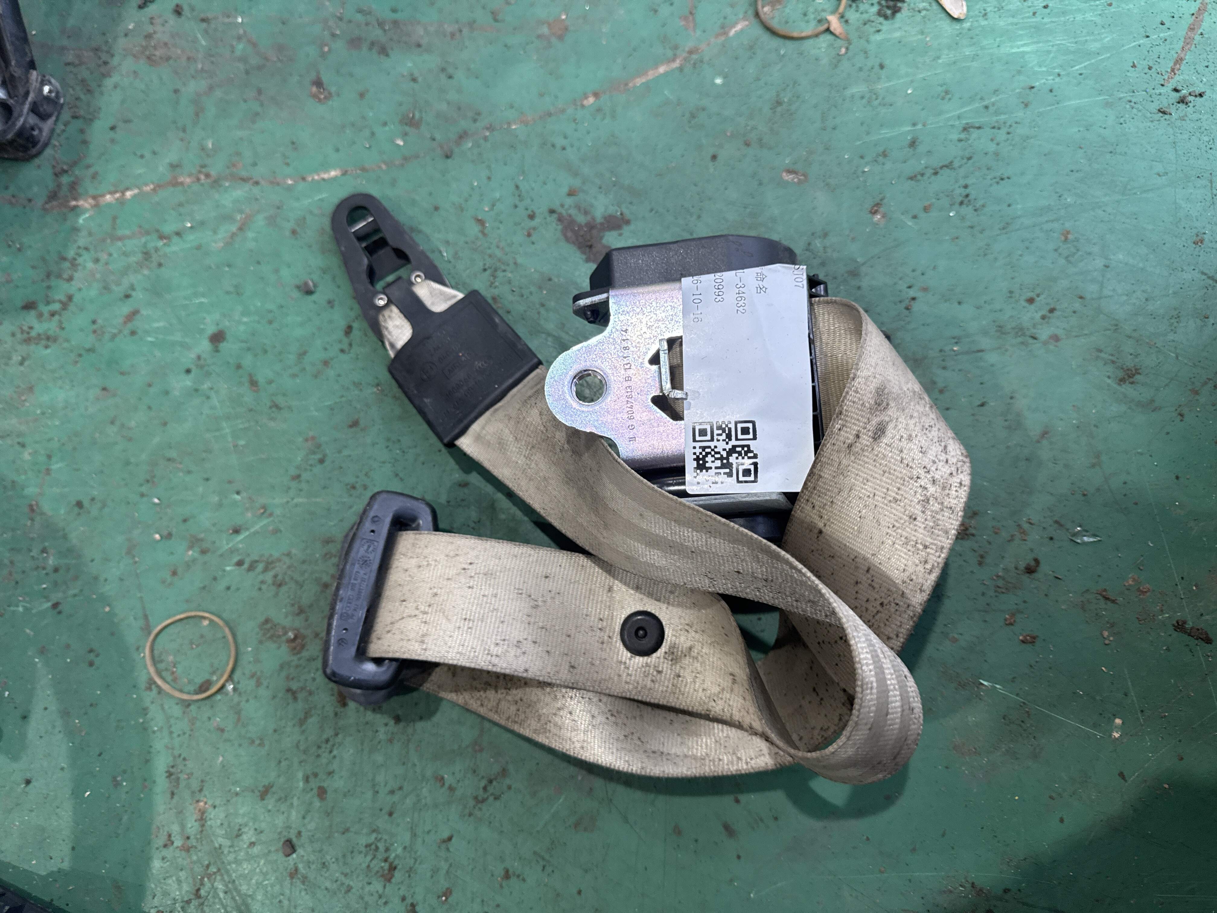 4L1857705 驾驶员座椅安全带
