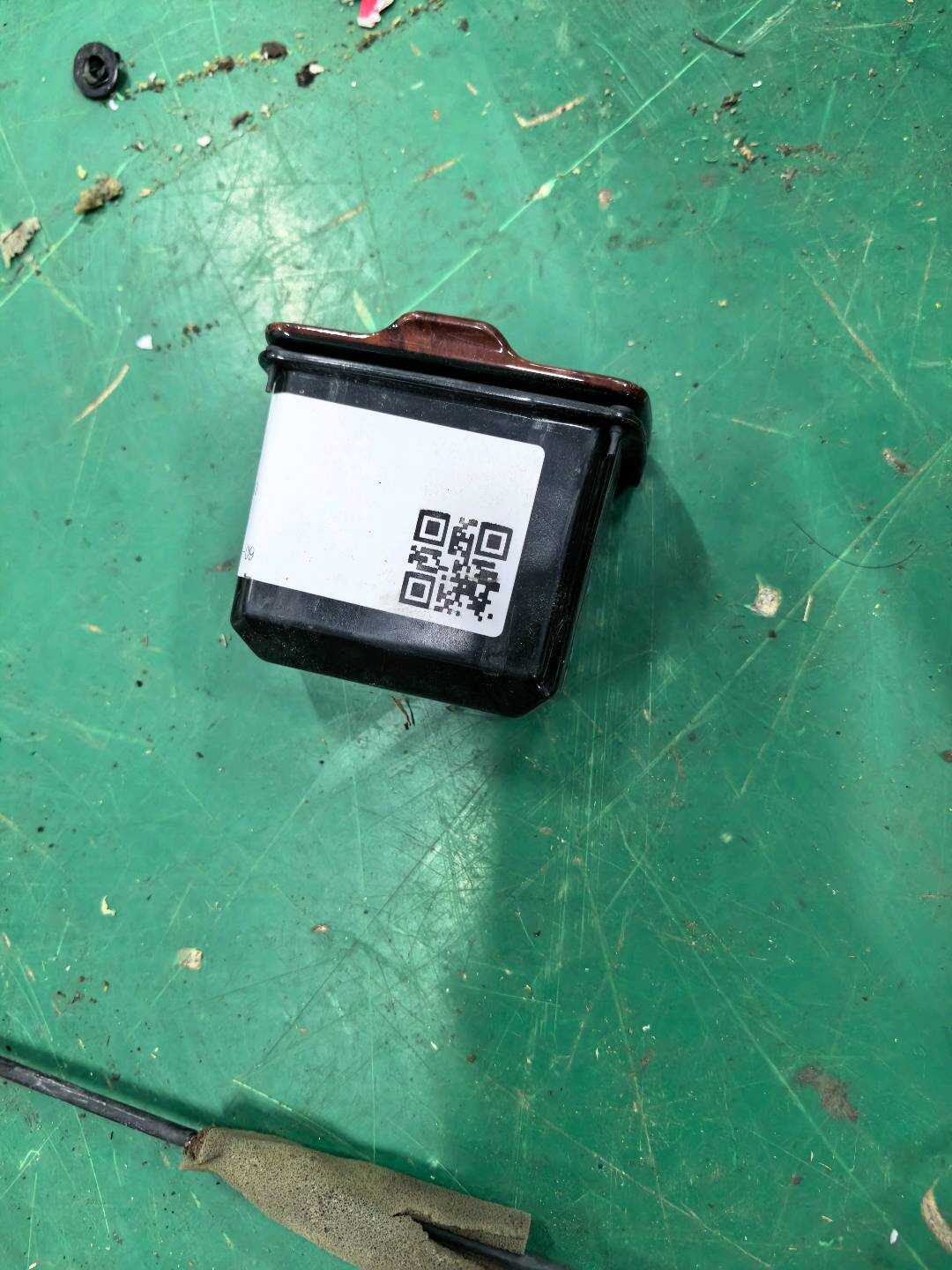 7413032050C0 后门内饰板烟灰盒(右)
