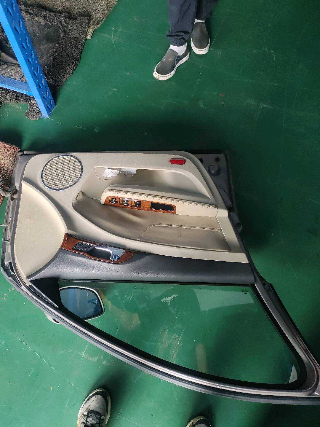 5010011BAC0001A00 Front Door Shell, Left