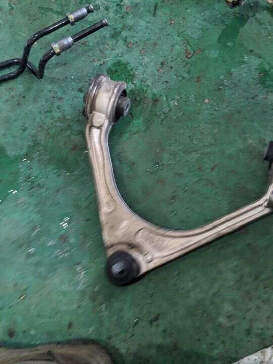 T2H3192 Front Upper Control Arm, Right