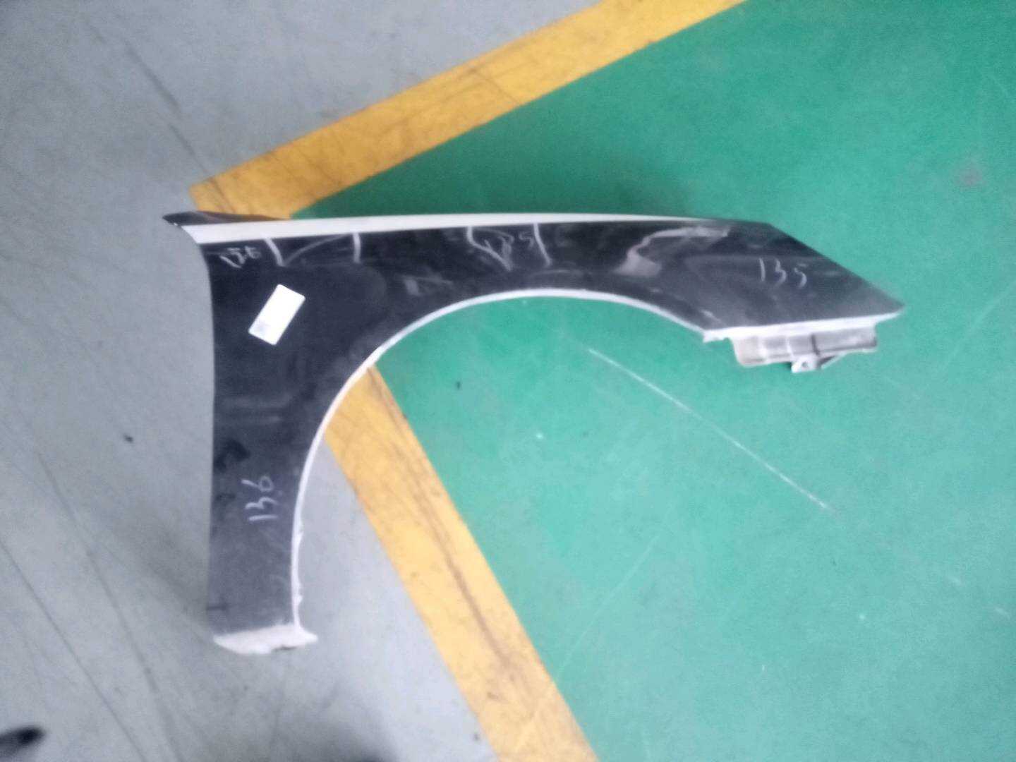 ED8038181 Front Fender, Right