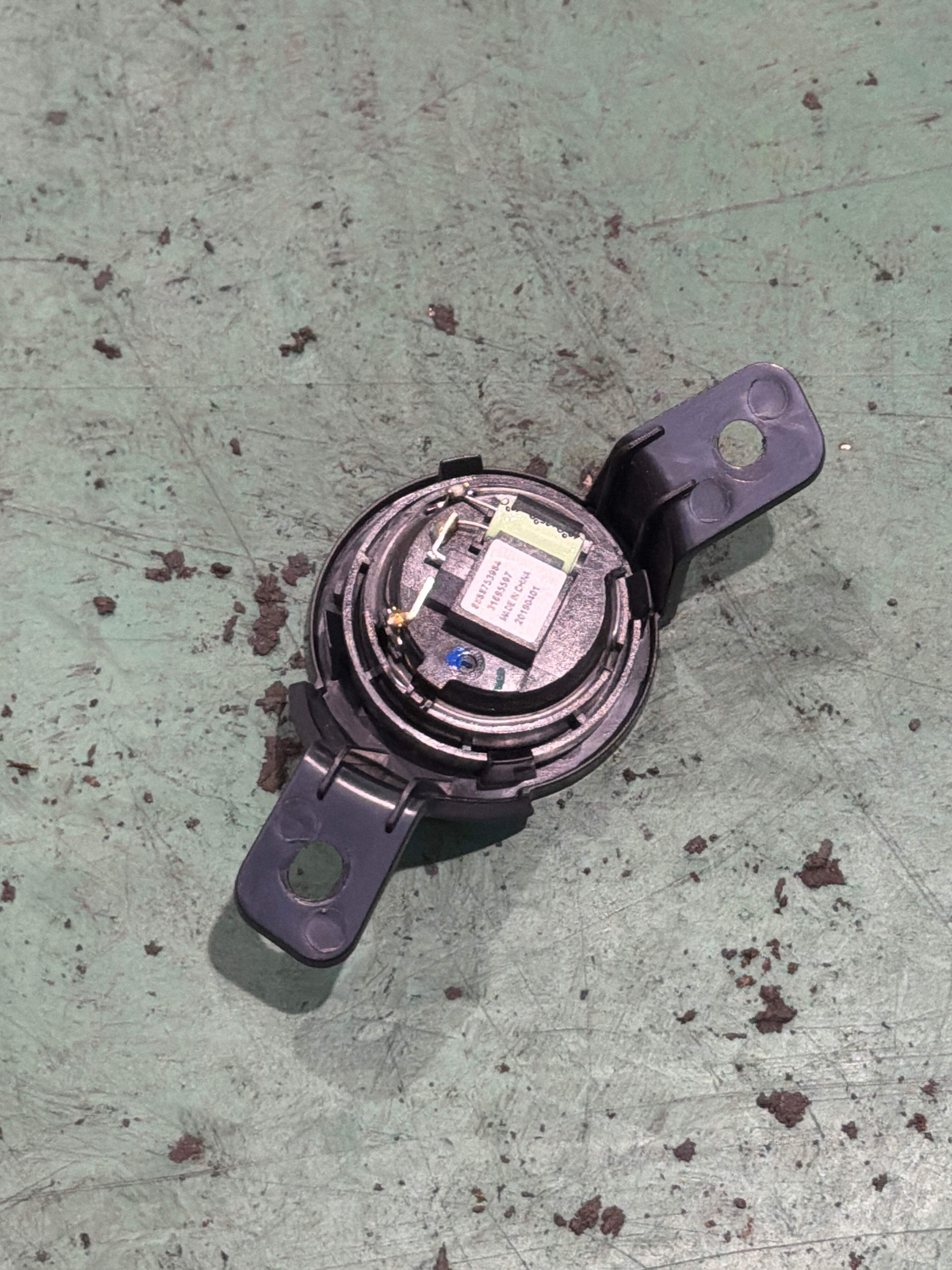 8888753984 A柱扬声器（右）