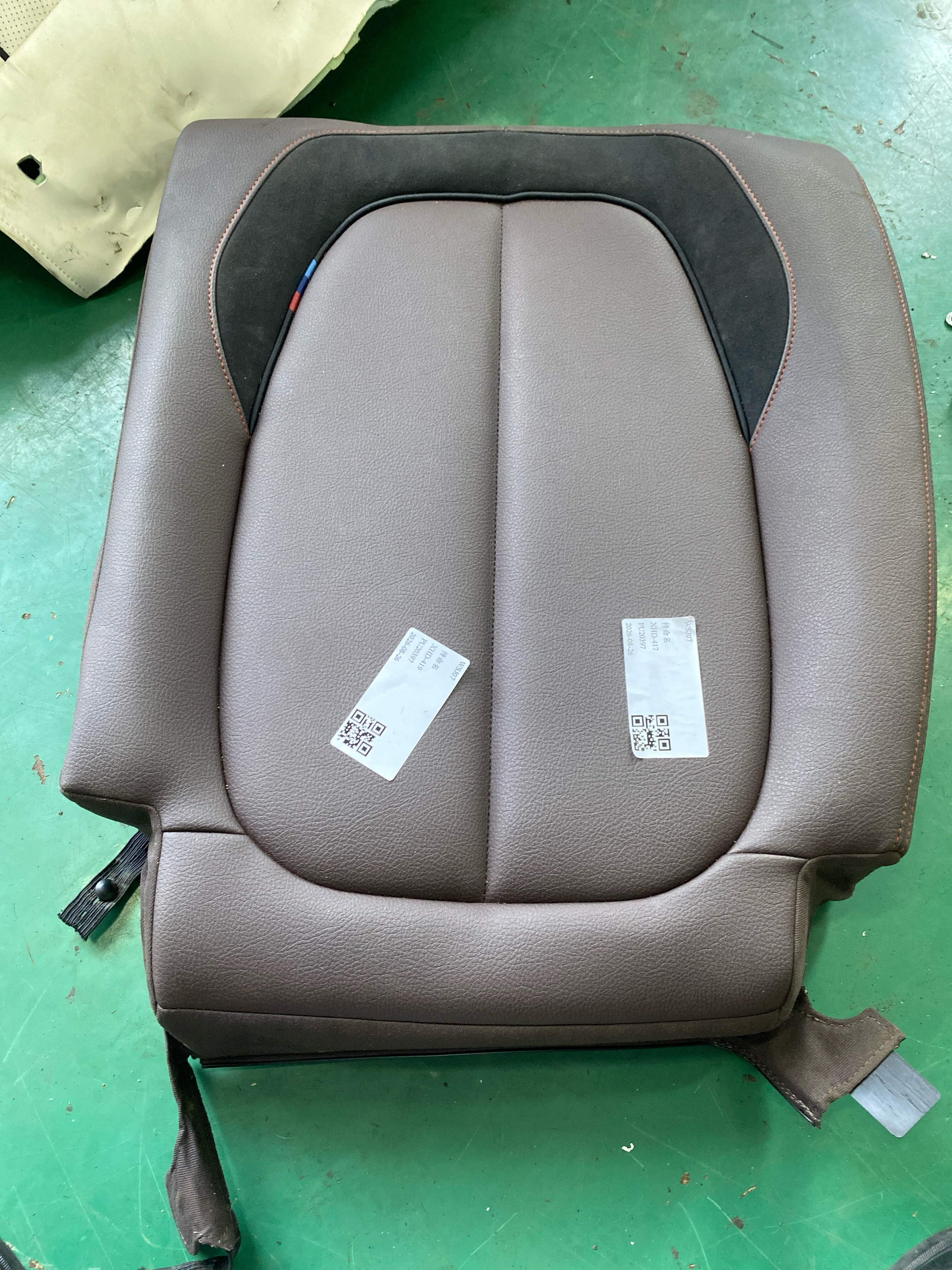 52209873203 后座椅靠背面罩(左)