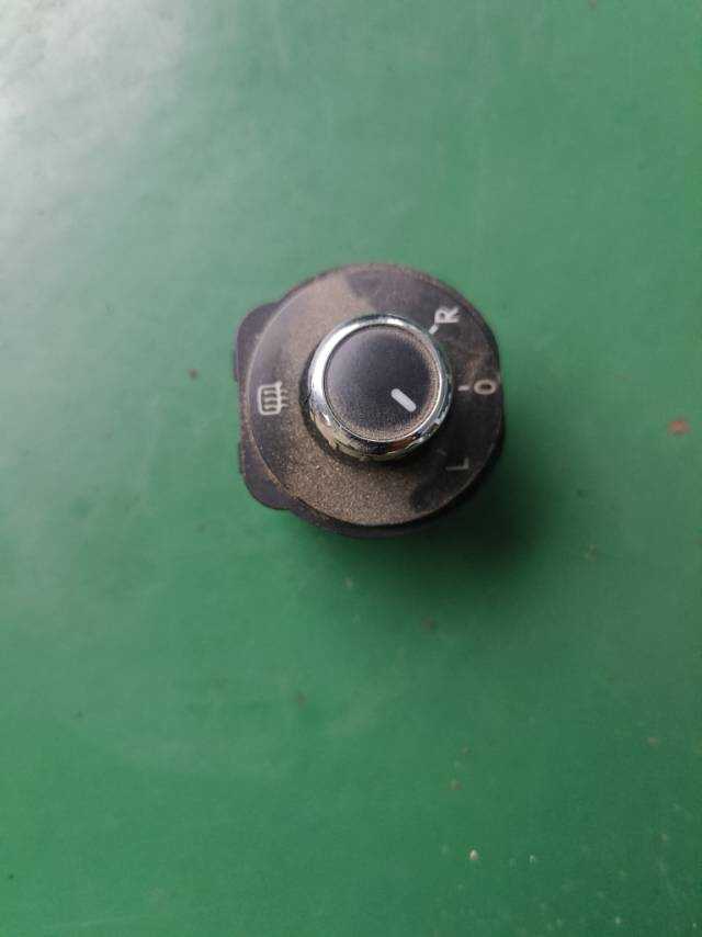 5ED959565 Side Mirror Adjustment Switch