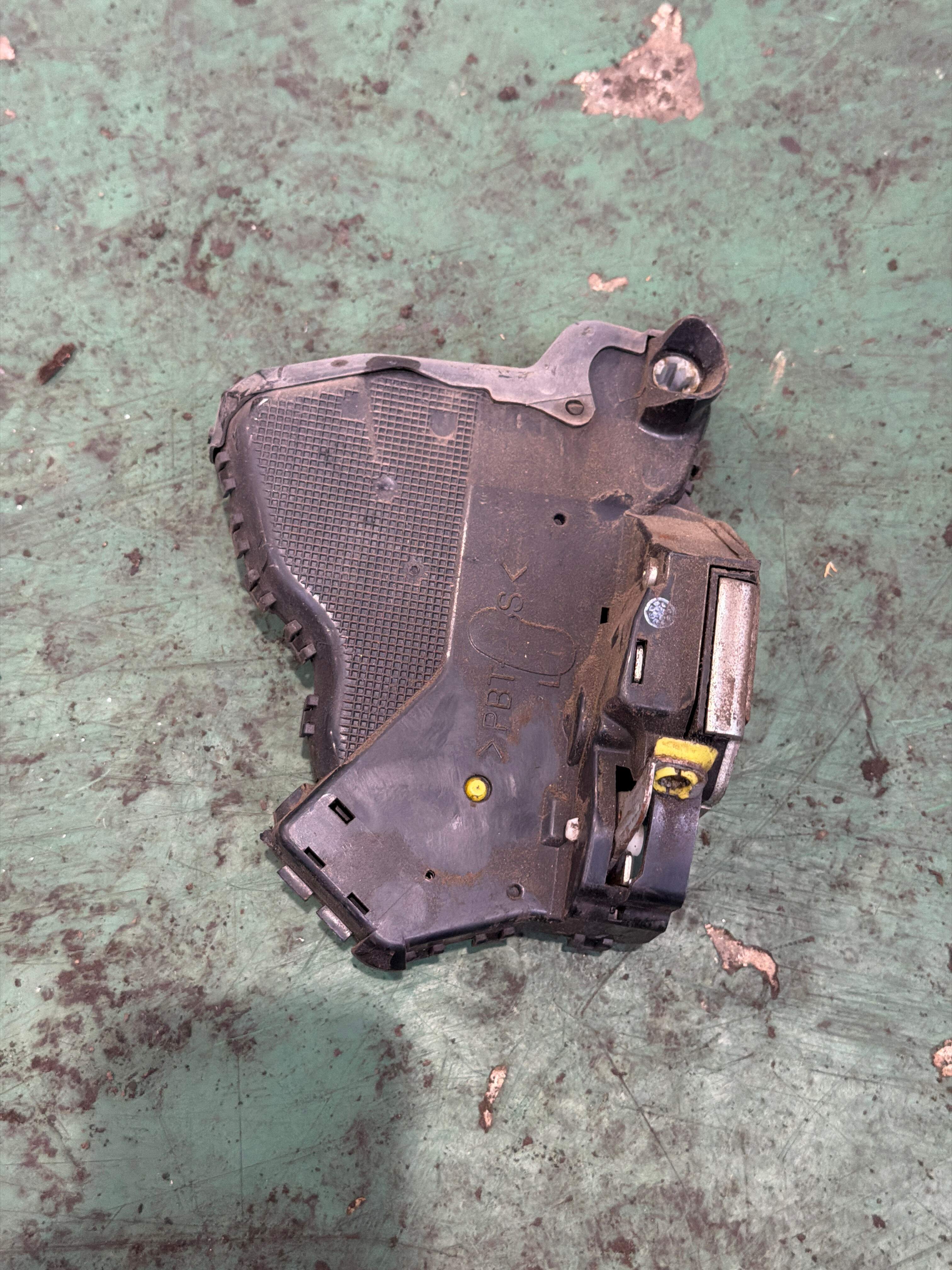 6904033232 Front Door Lock Assembly, Left