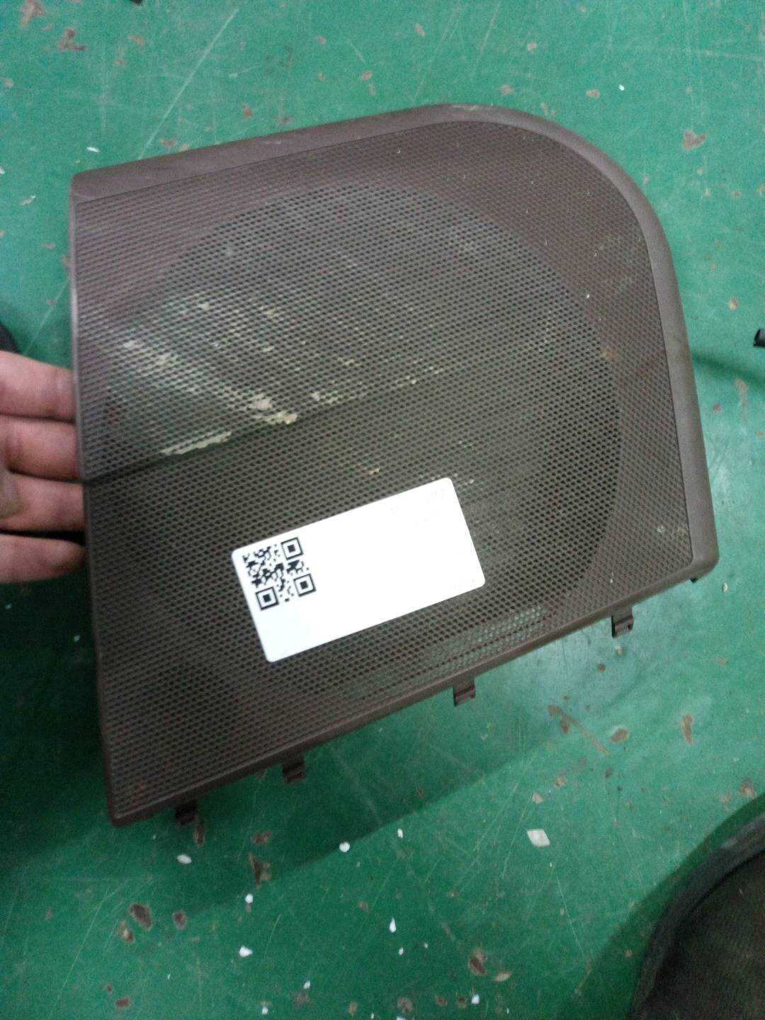 A22173702888P63 后门扬声器罩(右)