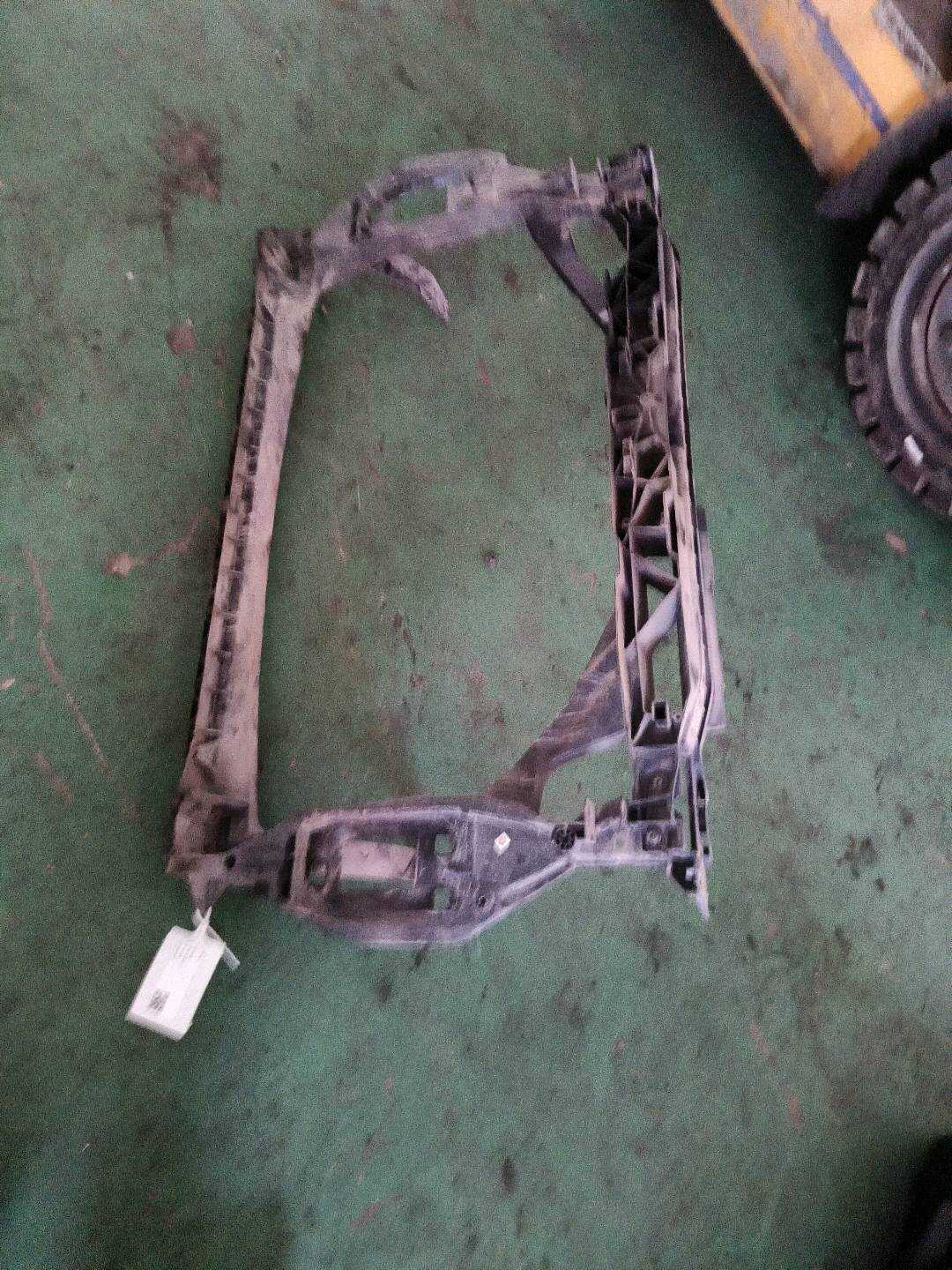 L8U0805594A 水箱框架