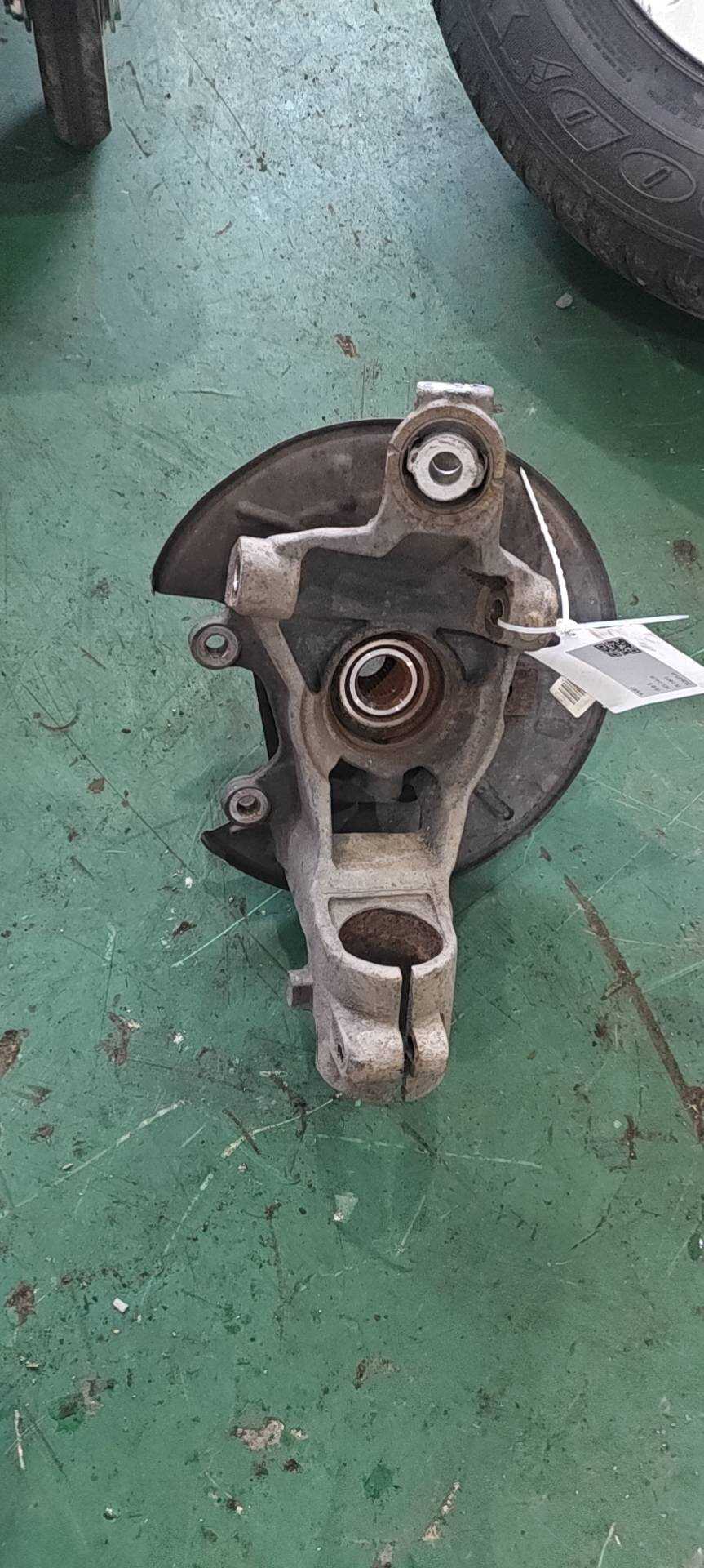 LR006962 Rear Steering Knuckle, Right