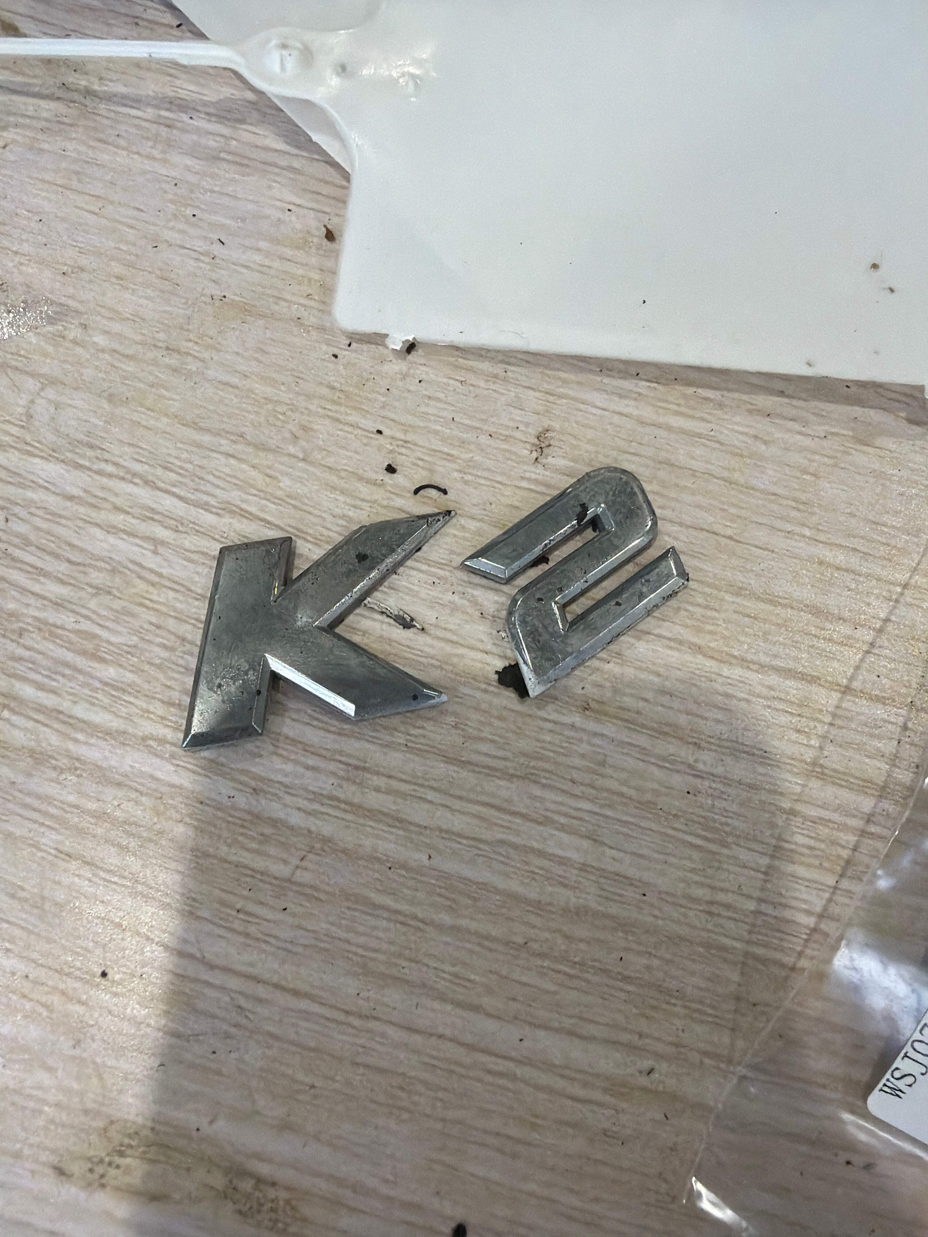 863154X000 Tailgate Emblem (Model Name)