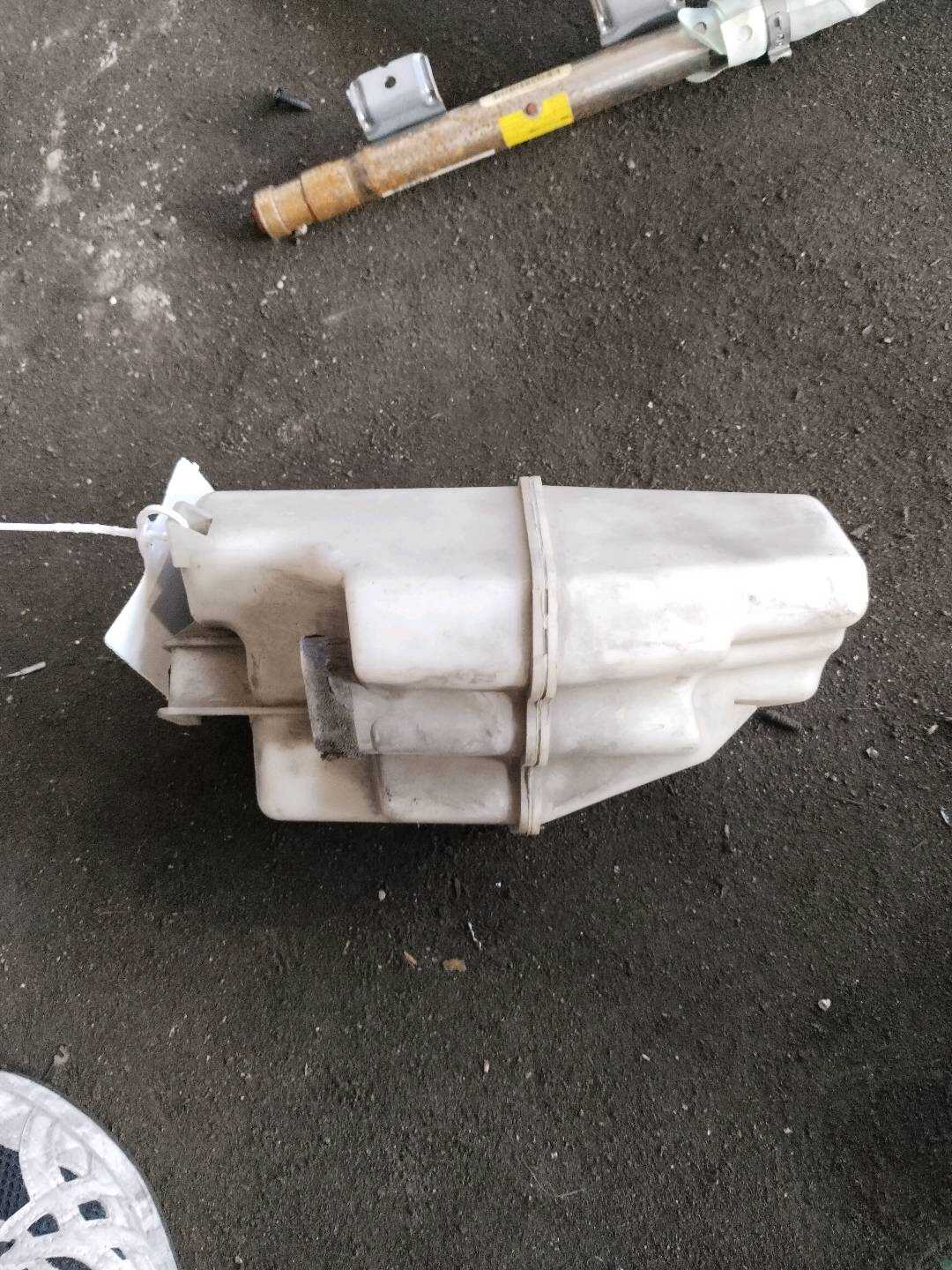 1647028100 水箱补水壶