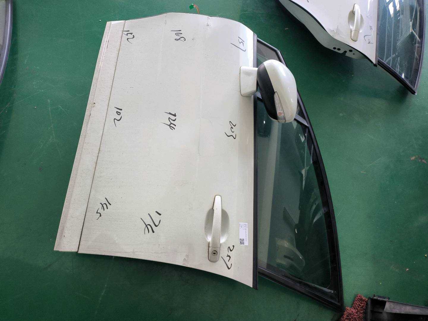 9002W0 Front Door Shell, Left