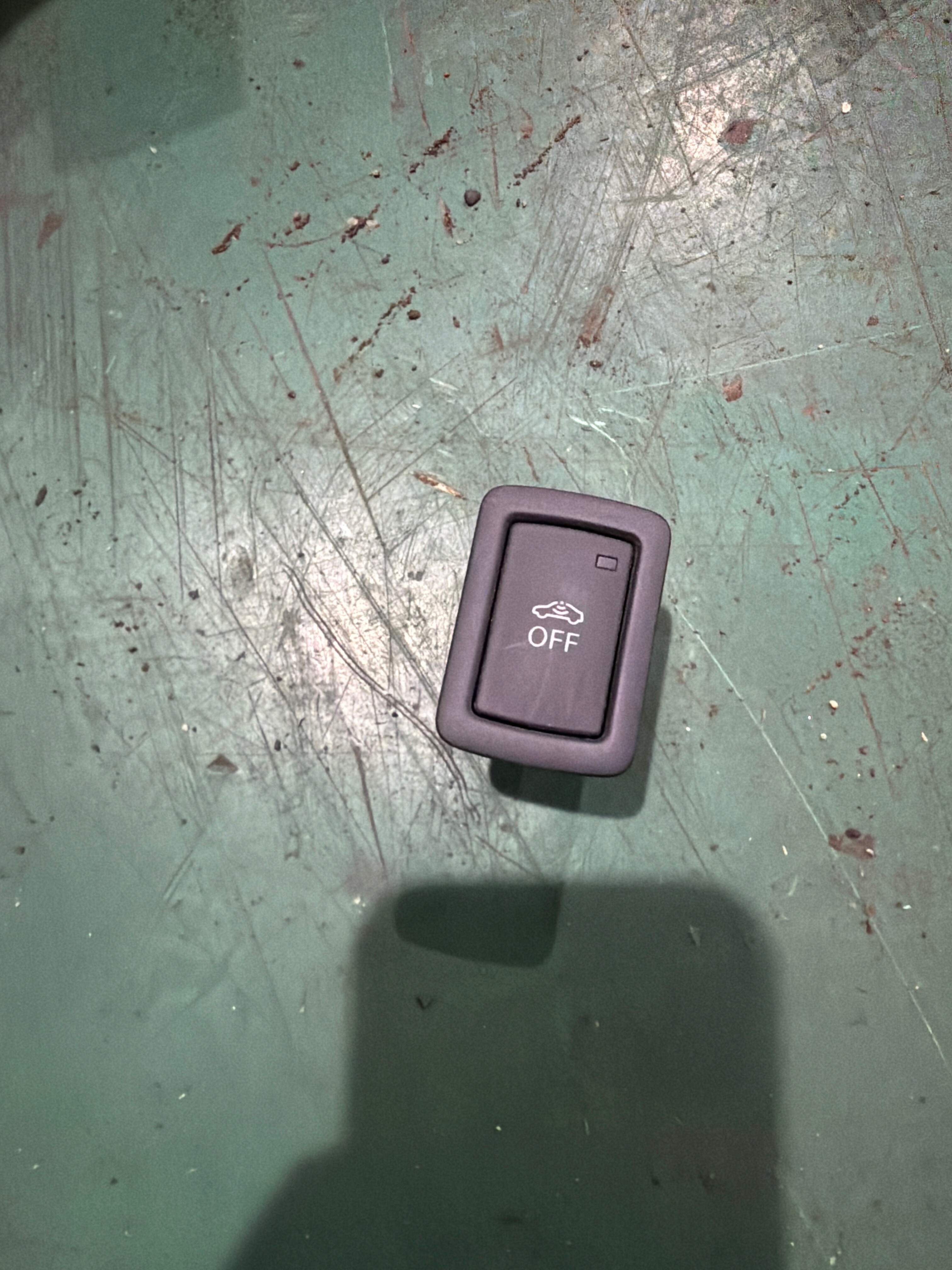 L4F0962109B6PS 防盗报警装置关闭和防拖车保护按钮（幽灵（黑色））