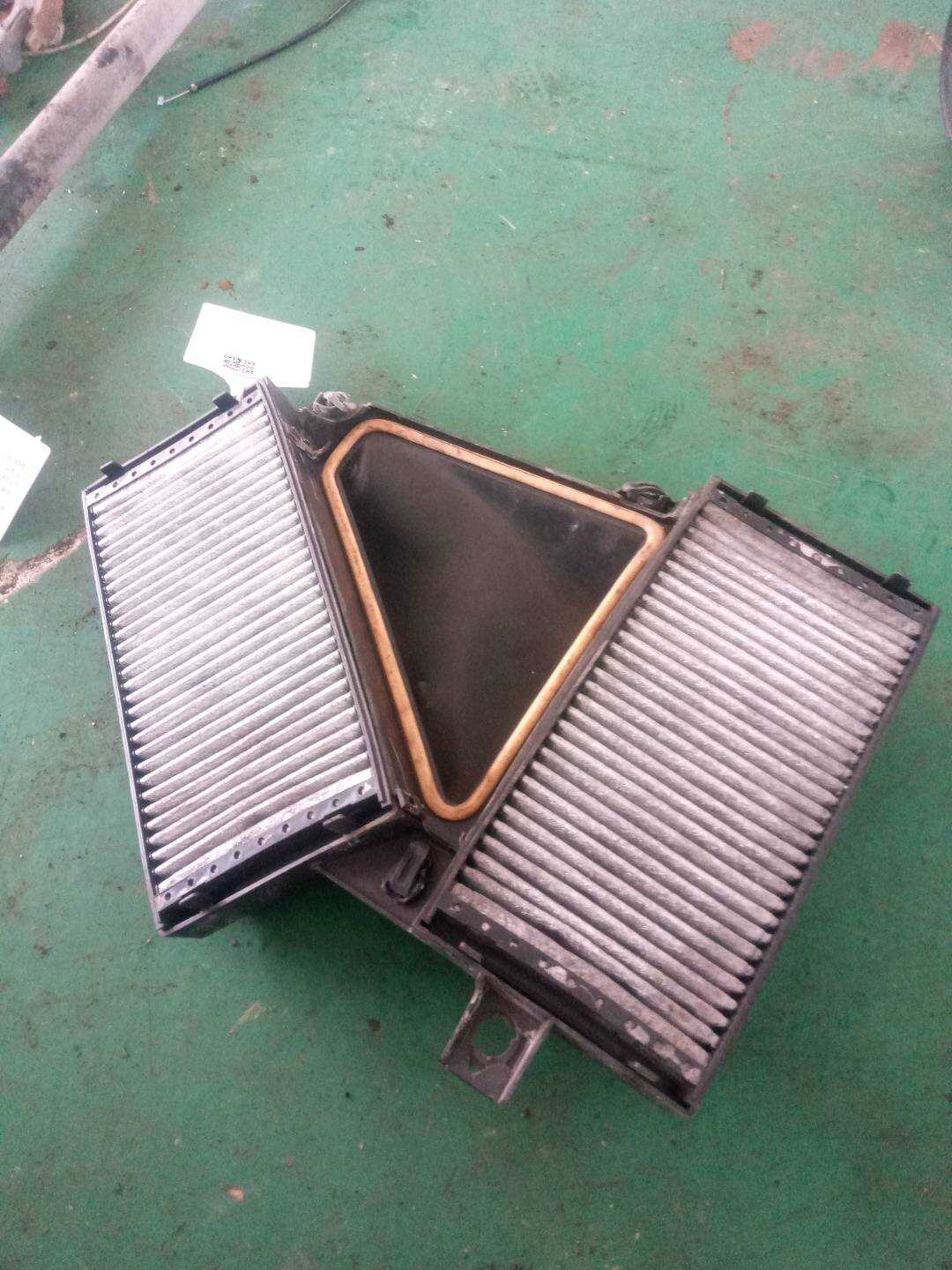 64316945575 空调滤清器壳(上)