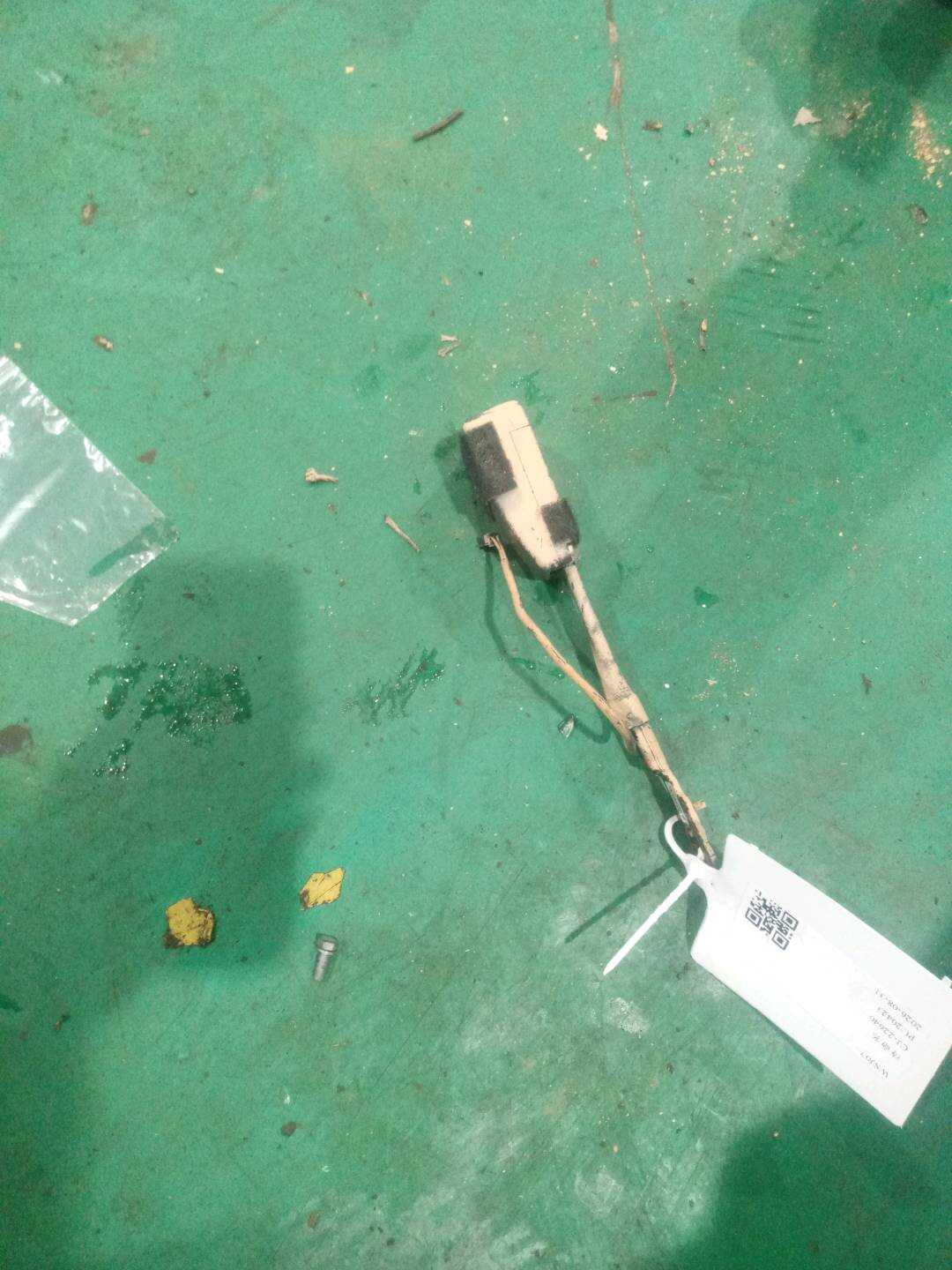 72117297131 副驾驶员座椅安全带扣