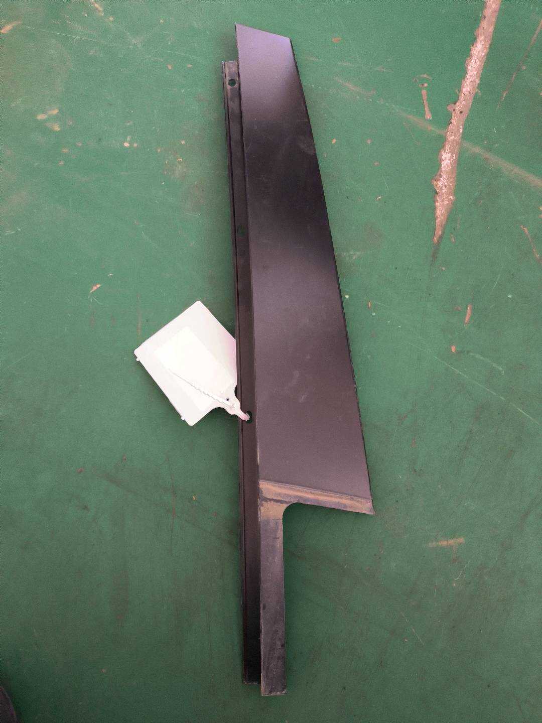 51357205750 后门窗框外饰板(右前)