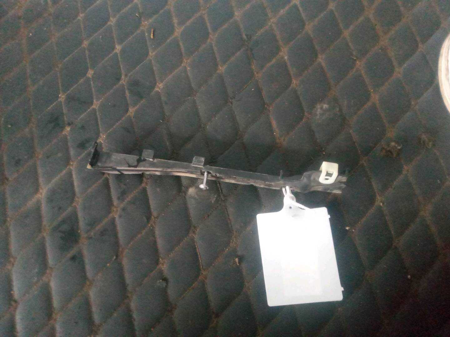 61139334789 密封框 上部件 左