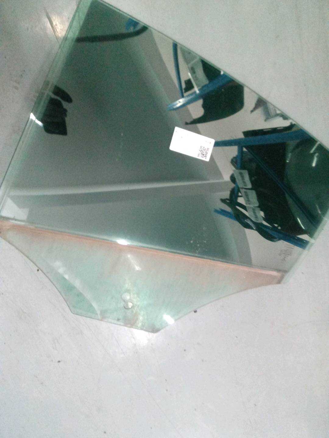 C2Z2828 后门玻璃（左）