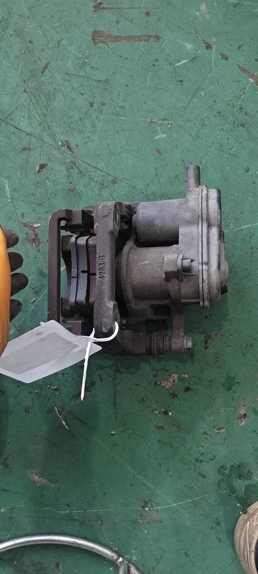 LR043282 Rear Brake Caliper, Right
