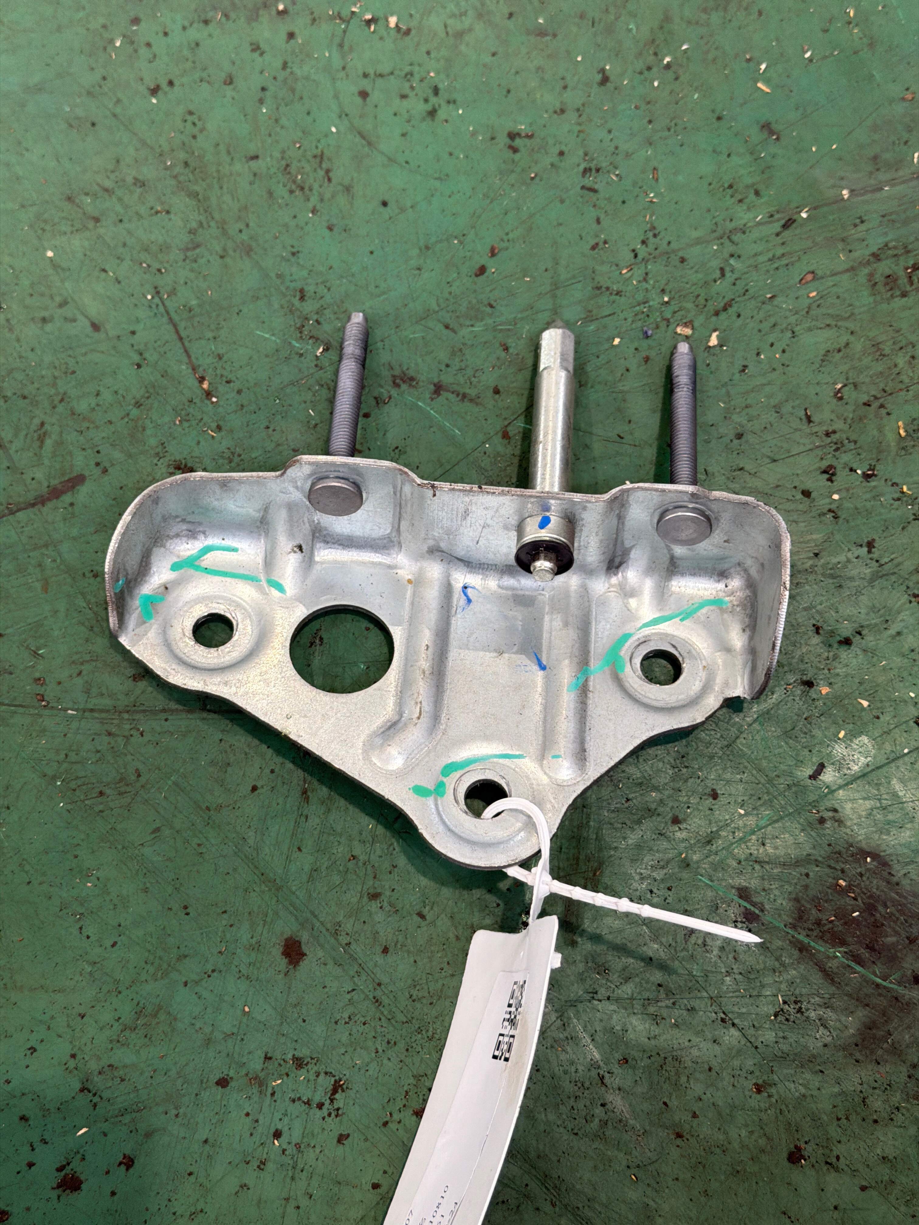 L5KD857021 Dashboard Frame Bracket, Left