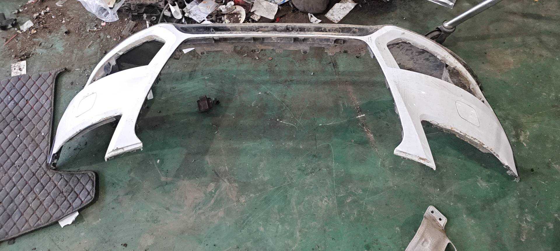 8R0807065 Front Bumper Cover