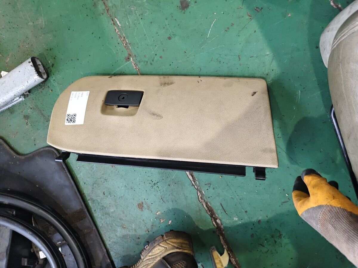 51166839001 Dashboard Glove Box Lid