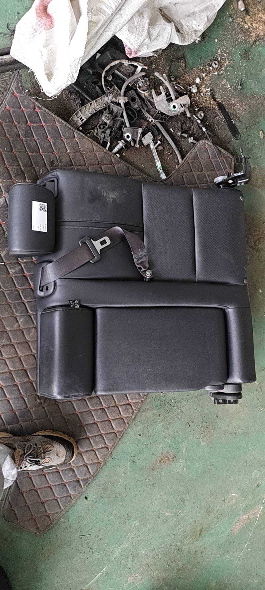 82521TW0H11ZA Rear Seat Backrest Assembly, Left