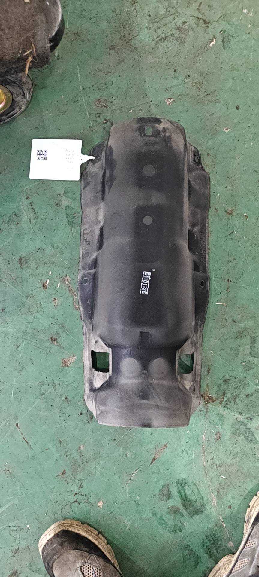 51489166129 变速器传动轴盖板隔音板
