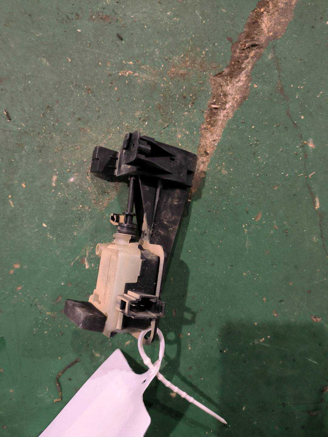 A2518200197 燃油箱门开启执行器