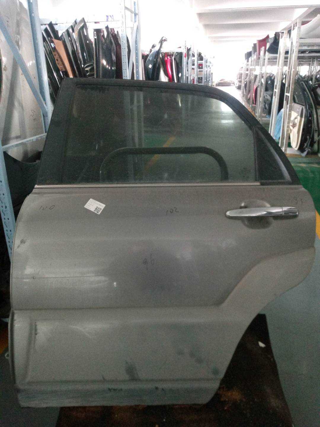 7700303030 后门壳(左)