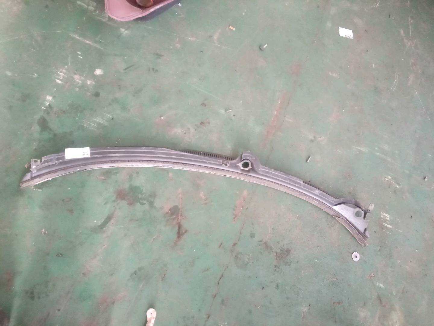 8E0807110A Front Bumper Air Deflector, Lower