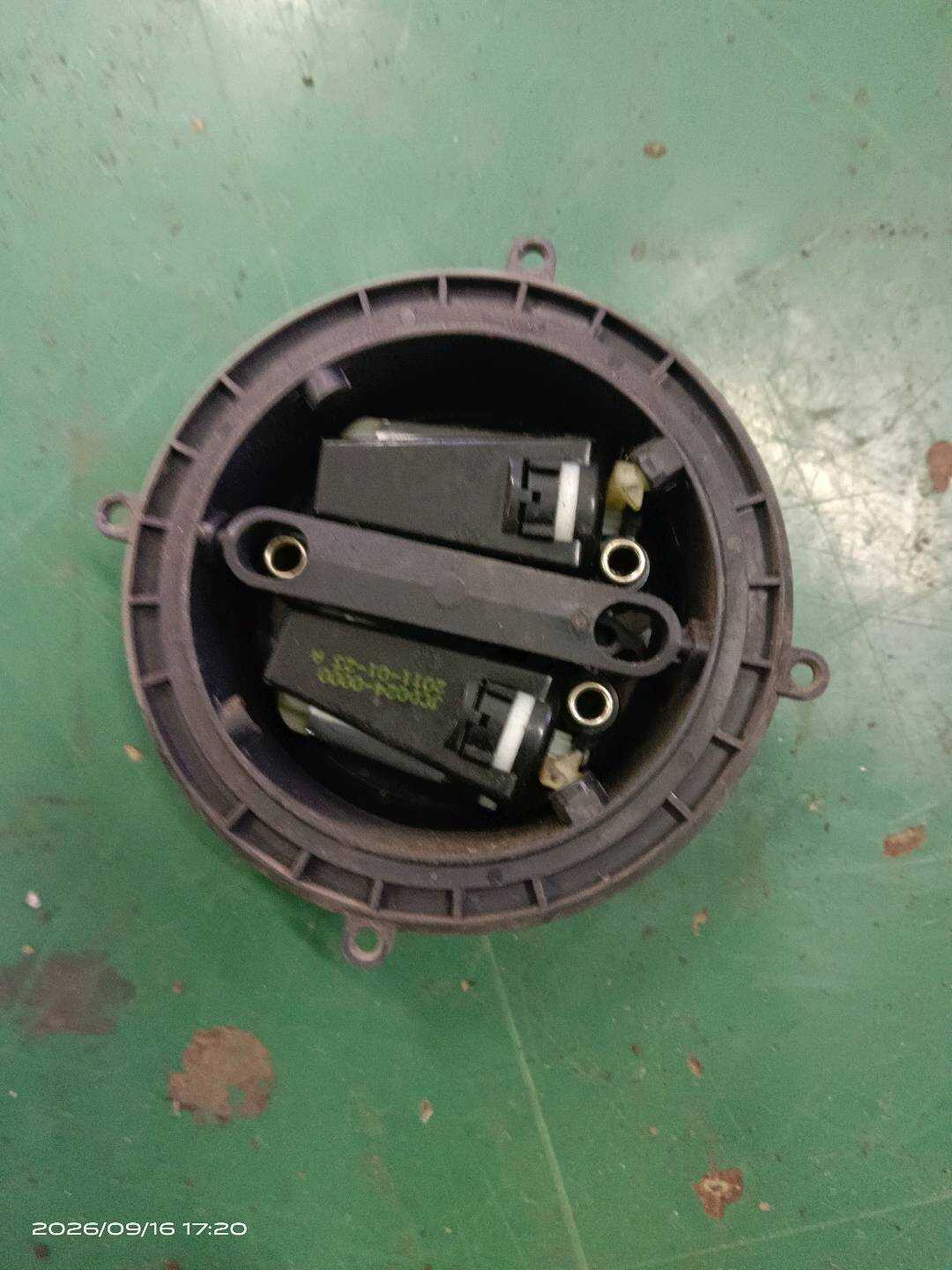 330959577KA 倒车镜电机(左)
