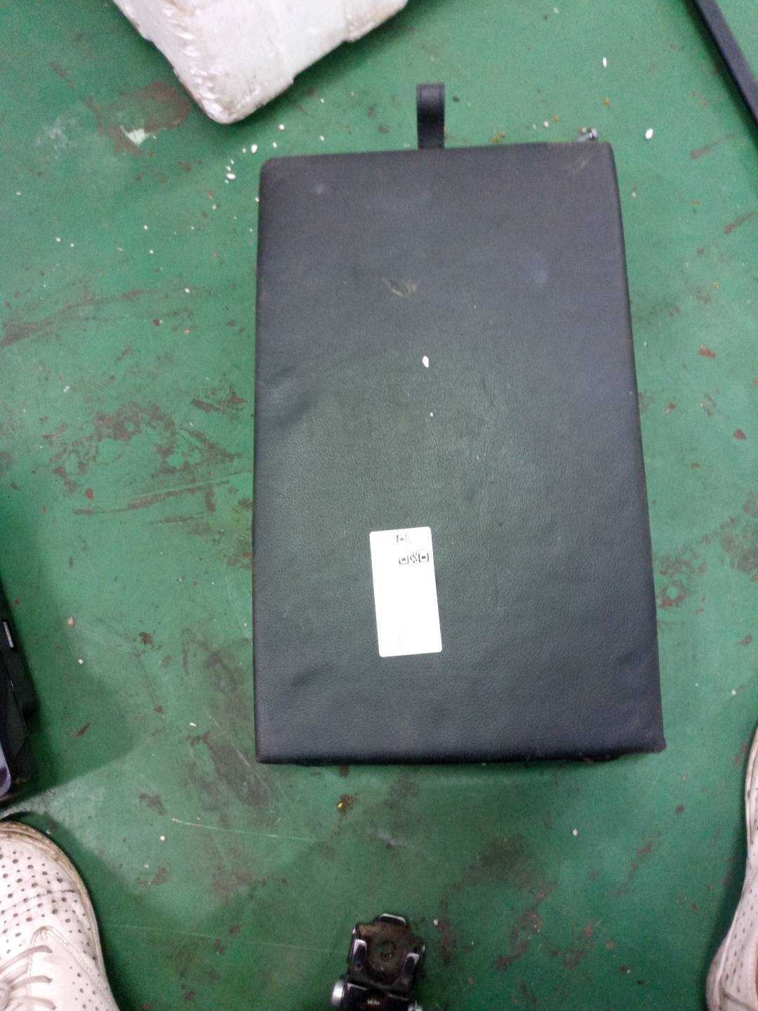 1K5885081AG Rear Seat Center Armrest Box