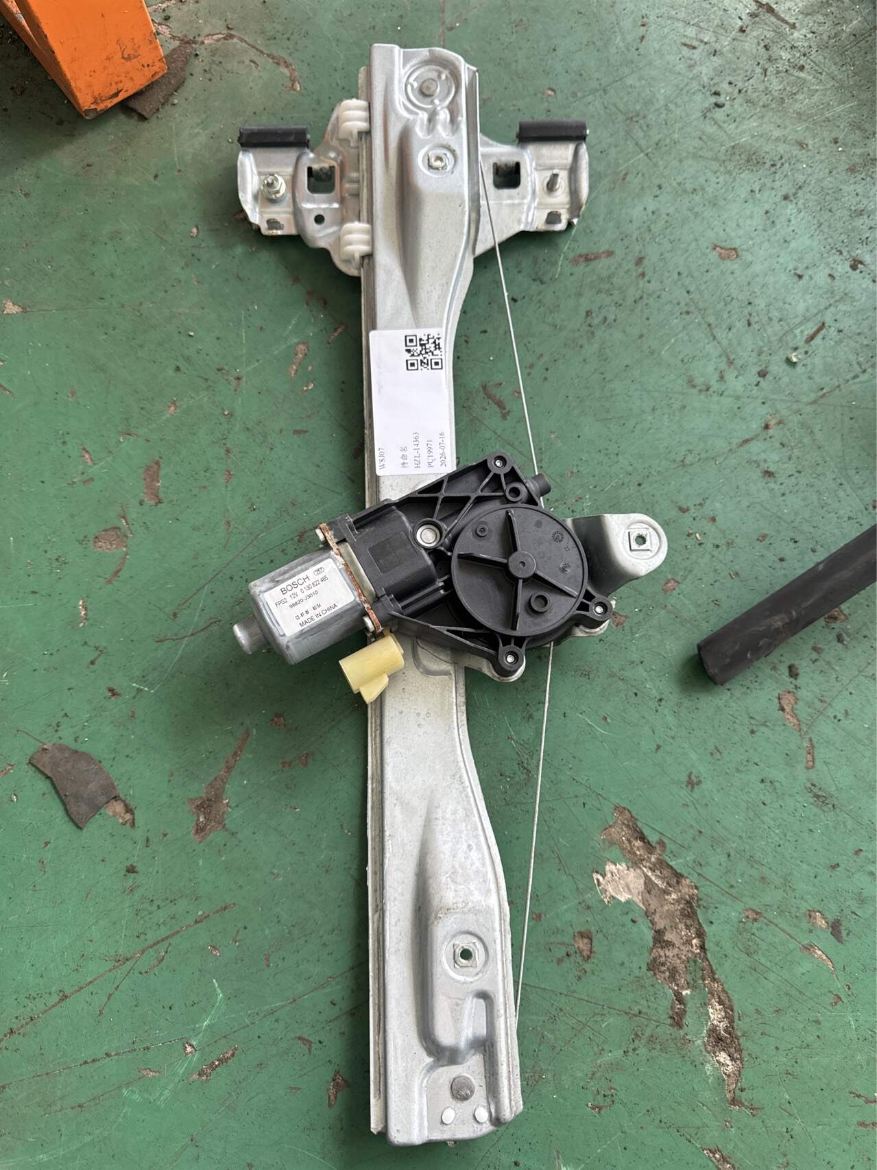 95299683 Rear Door Window Regulator Assembly, Left