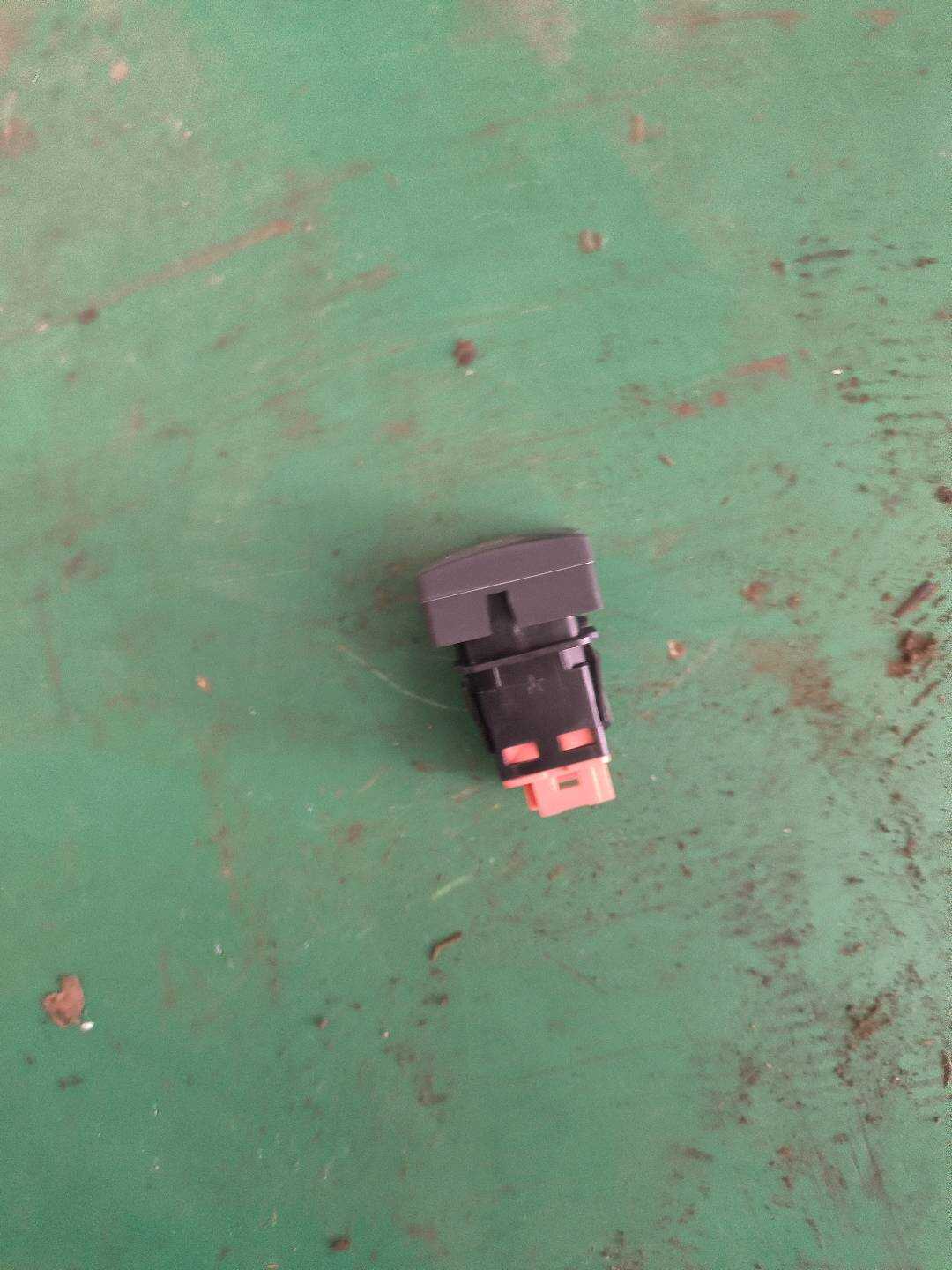 96756003XT Fuel Filler Door Switch