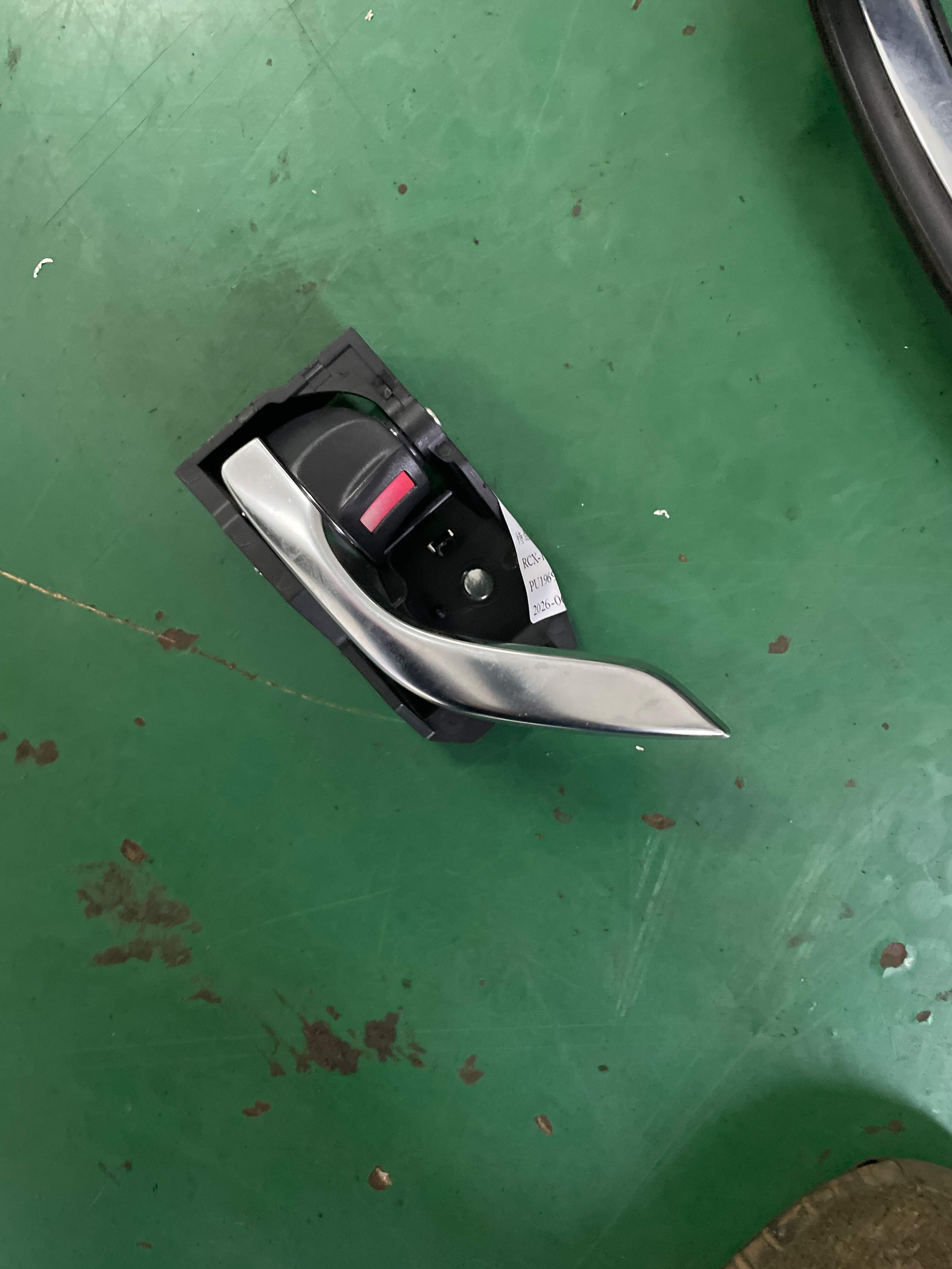BPF859330 前门内拉手（左）