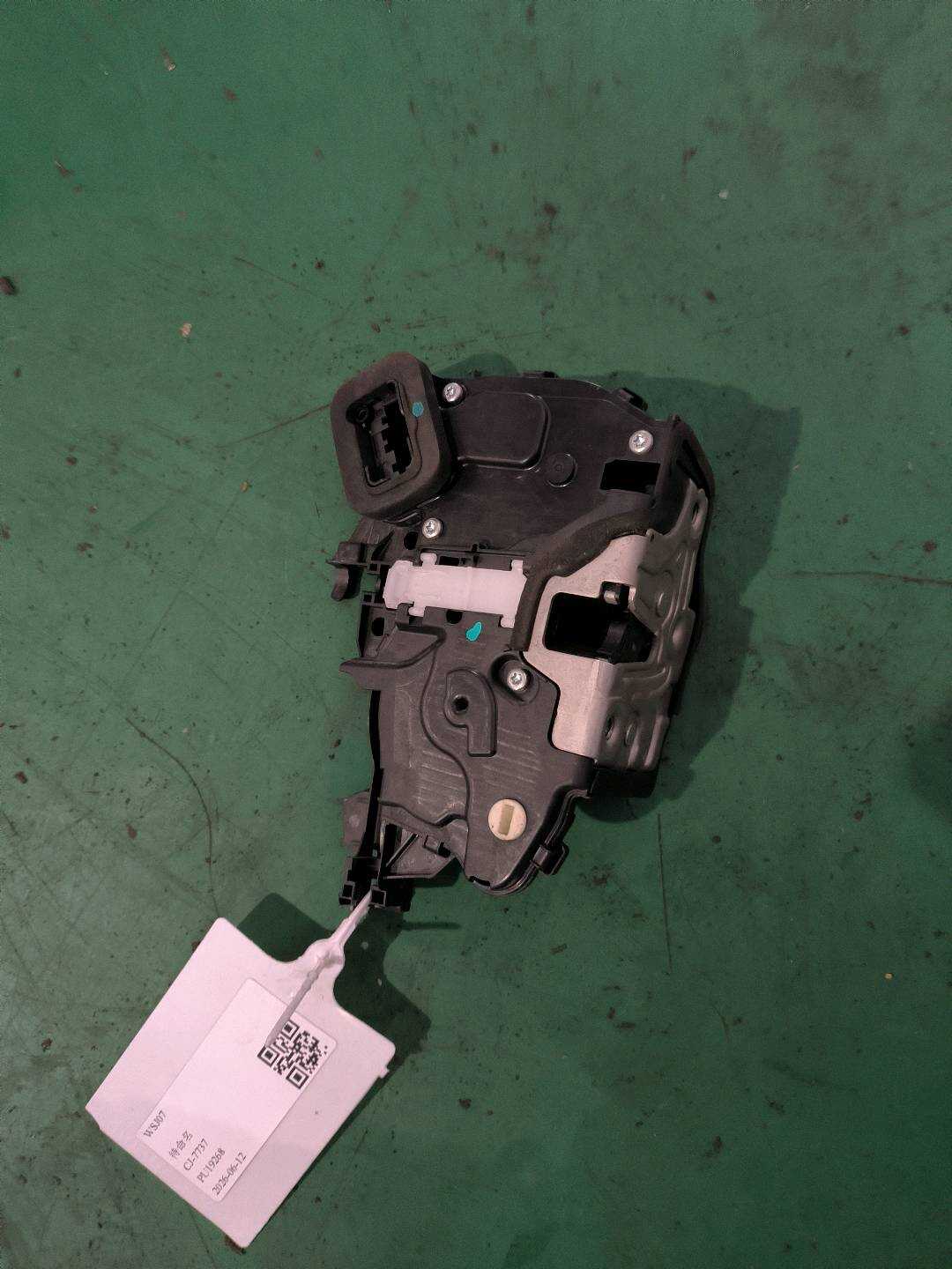 L5CG839016 后门锁总成(右)