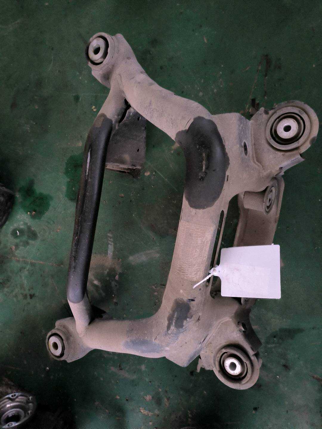 33303452188 后桥壳