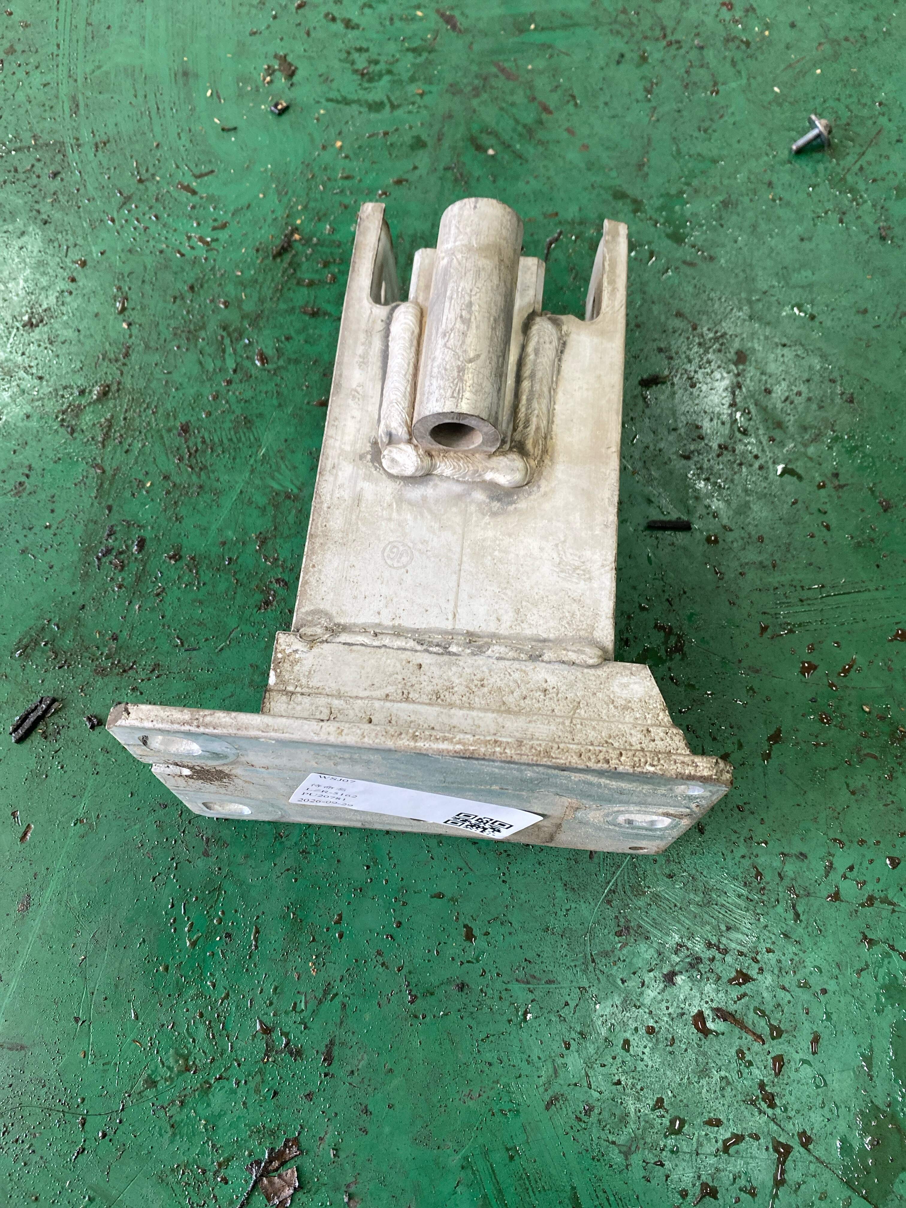 8R0807134B 前保险杠骨架支架(右)