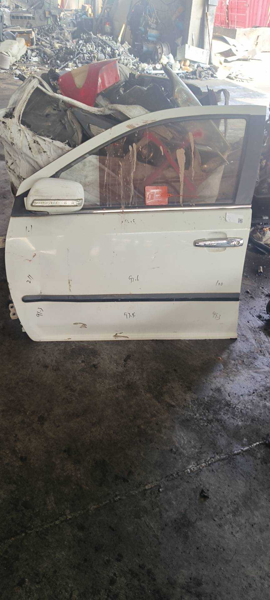5075015100103 Front Door Shell, Left