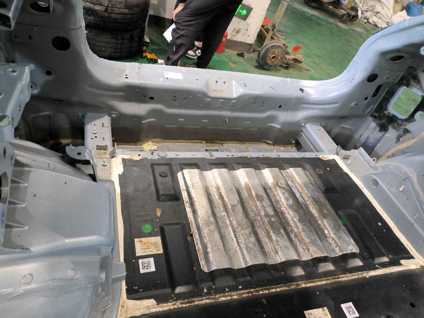 P0282079ELPOSAB 后围板总成