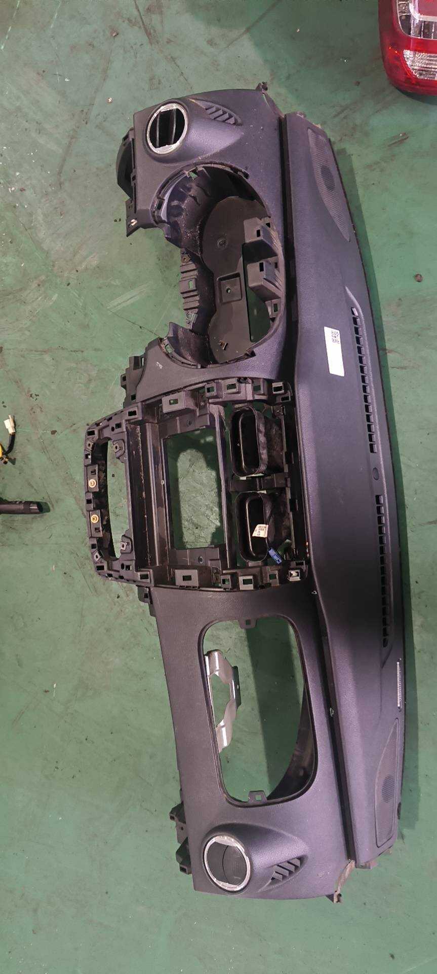 53060100B12B00 仪表台壳