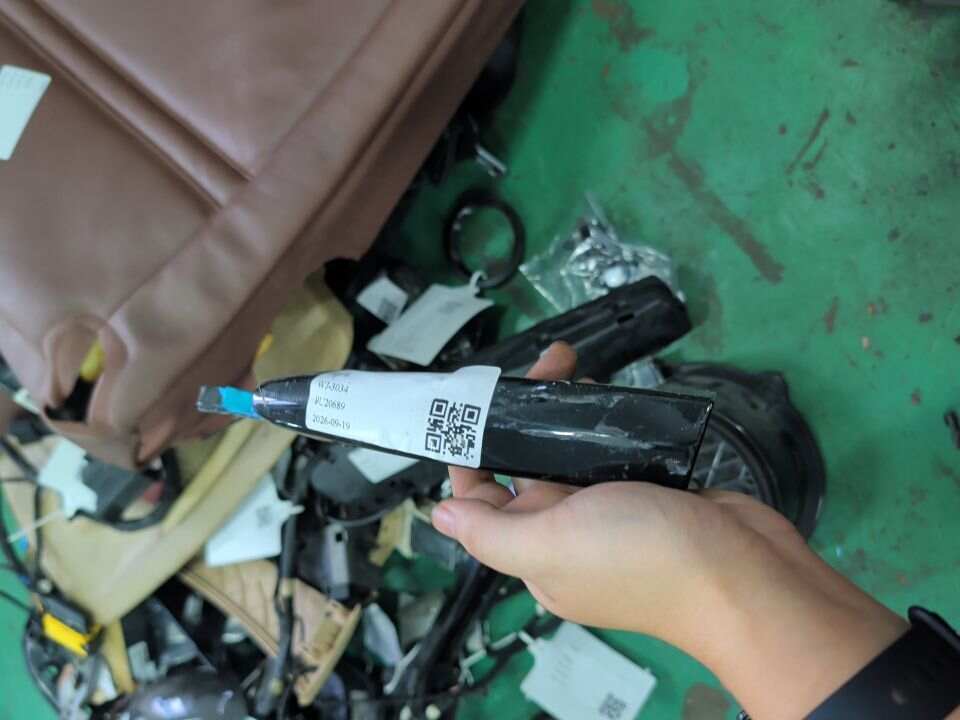 51217060651 后门外拉手(左)
